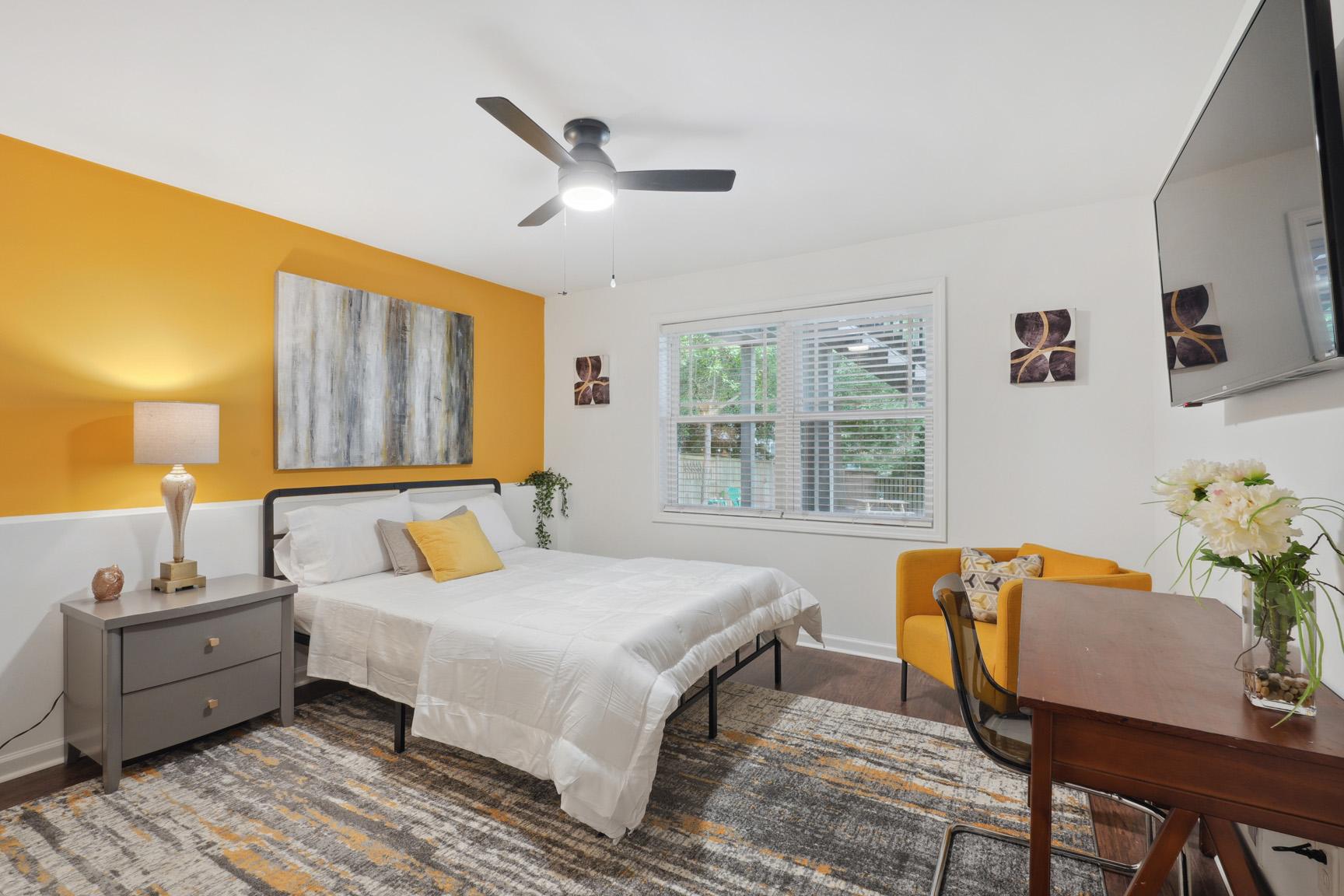 Photo shows furnished PadSplit room rental near the Atlanta Beltline.