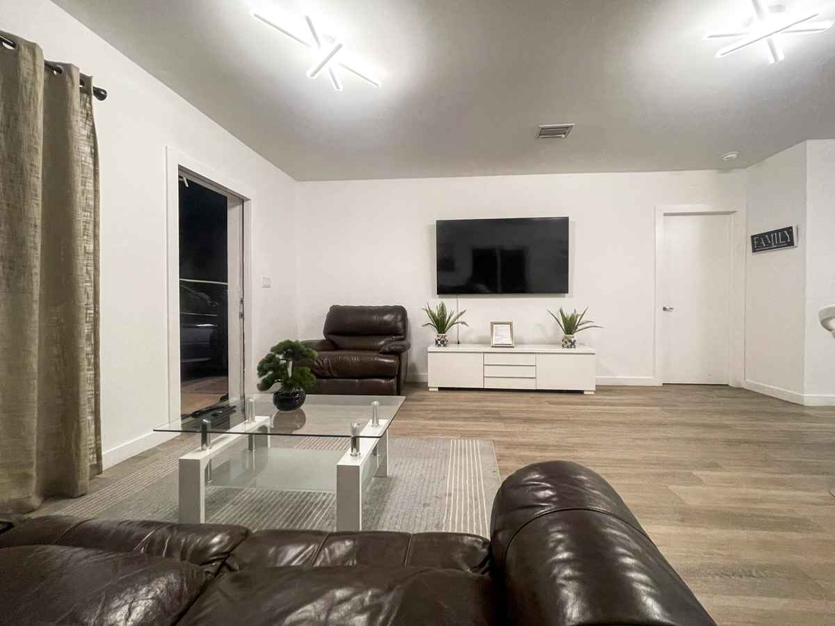 Miami, FL Affordable Rooms for Rent from 250 PadSplit
