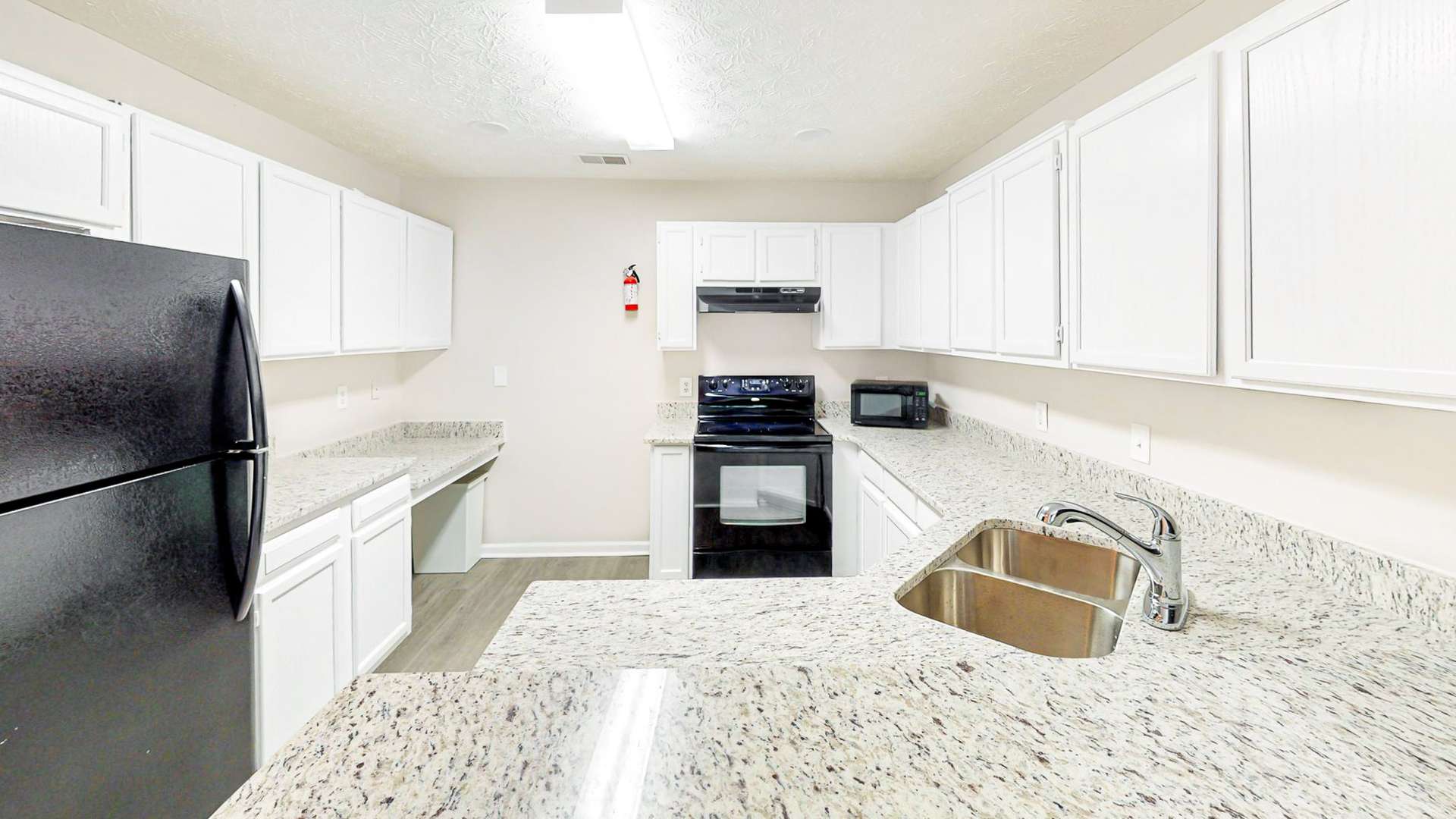kitchen, detected: kitchen stove, refrigerator, microwave oven, gas stove