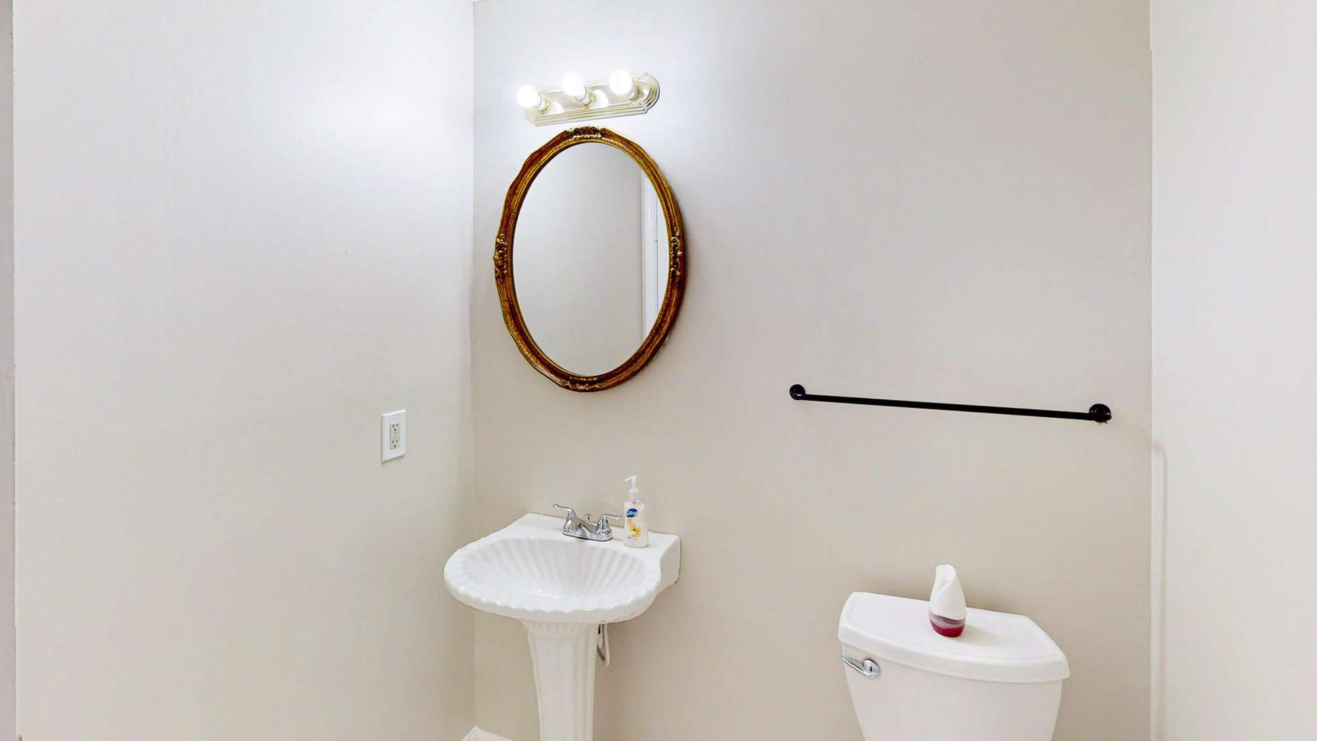 bathroom, detected:
