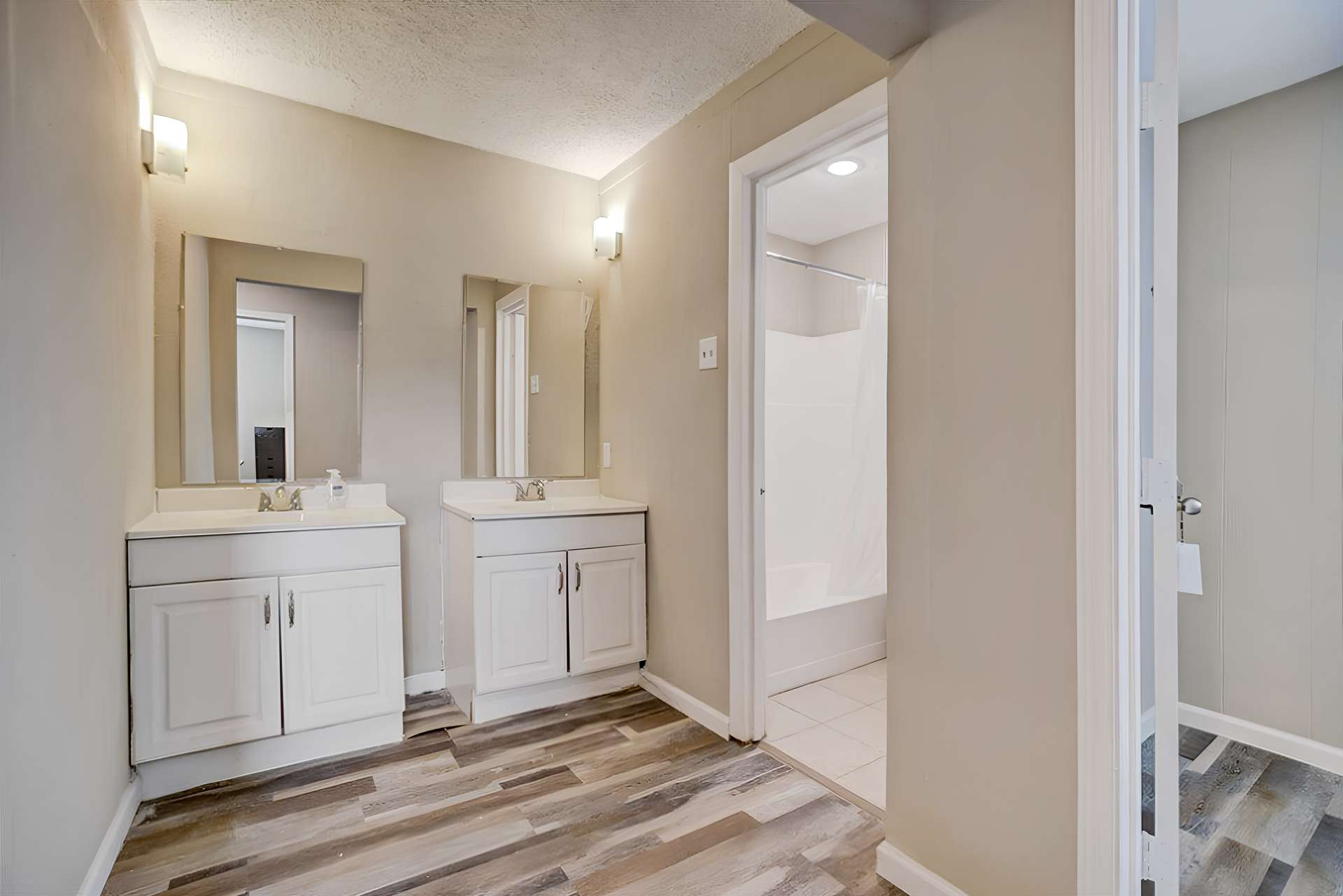 bathroom, detected: