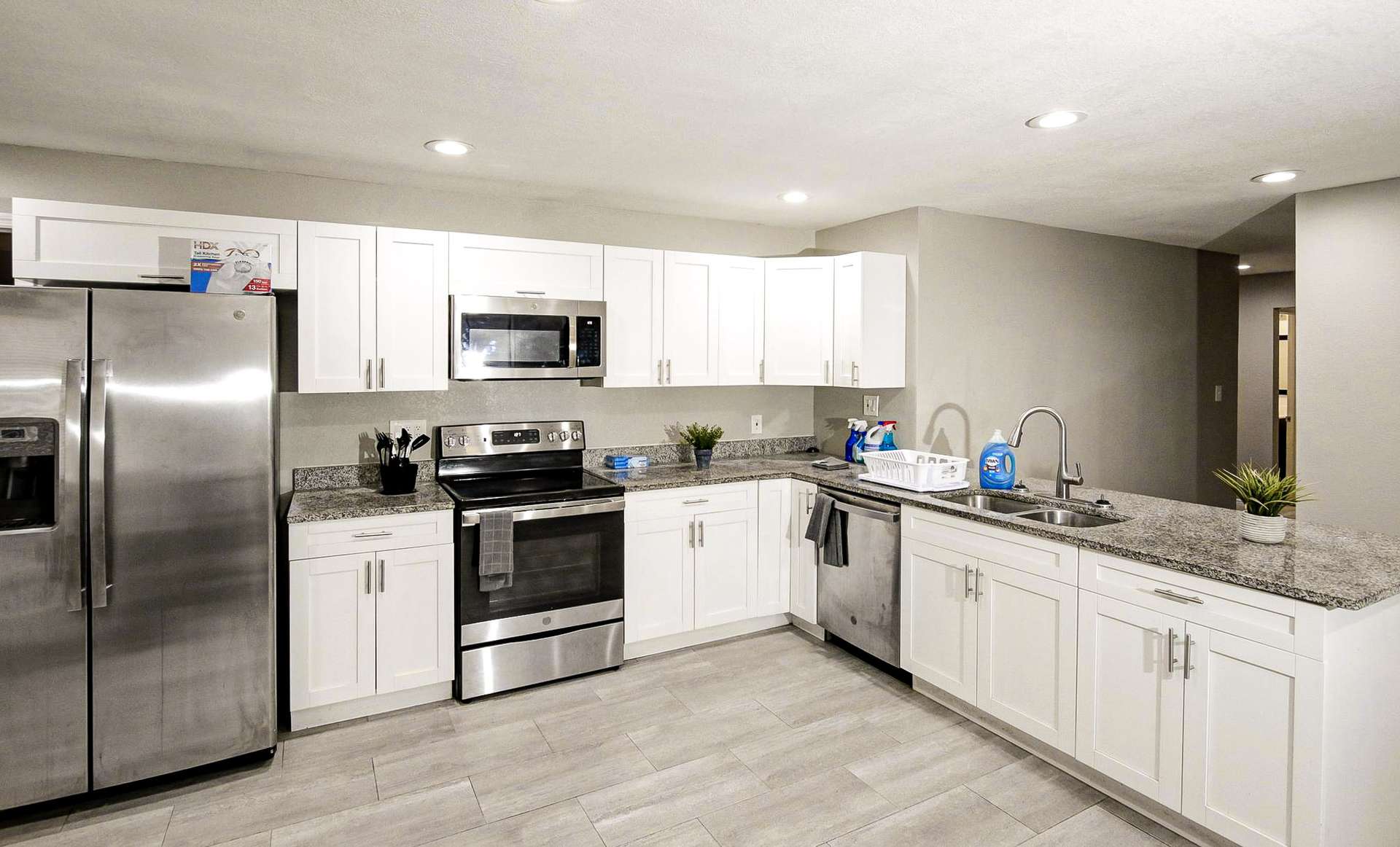 kitchen, detected: kitchen stove, stove