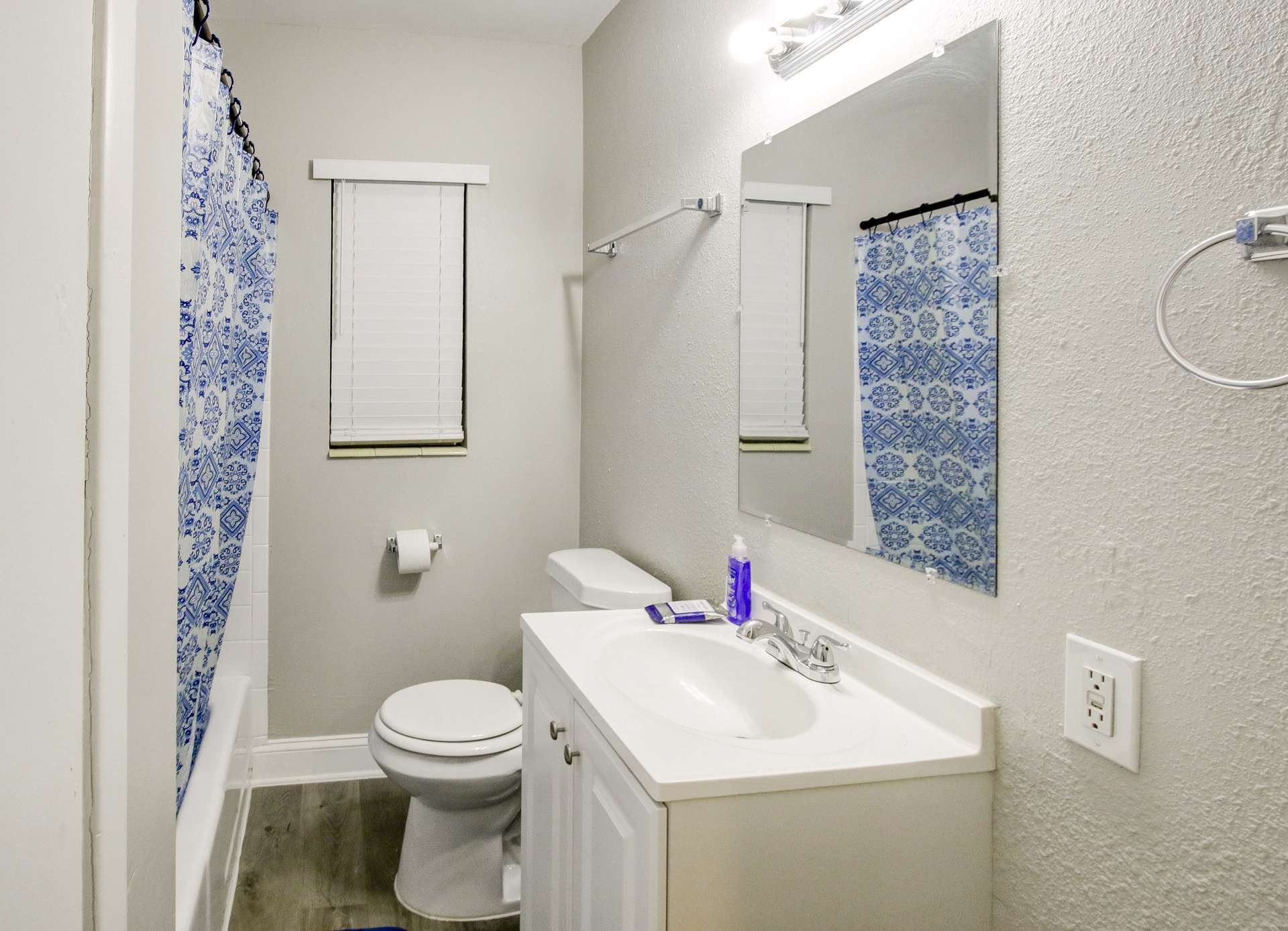 bathroom, detected:shower