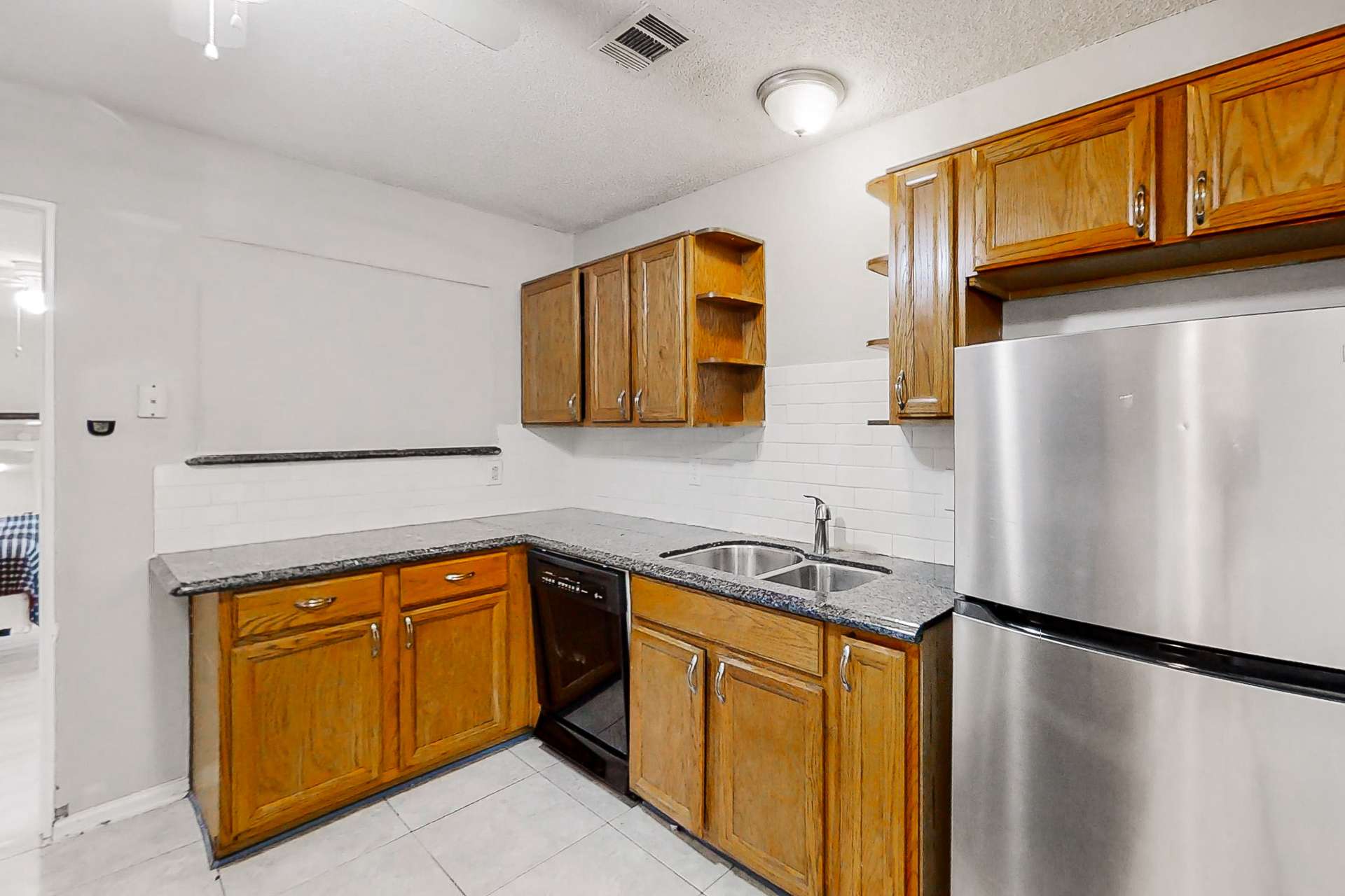 kitchen, detected: kitchen stove, stove