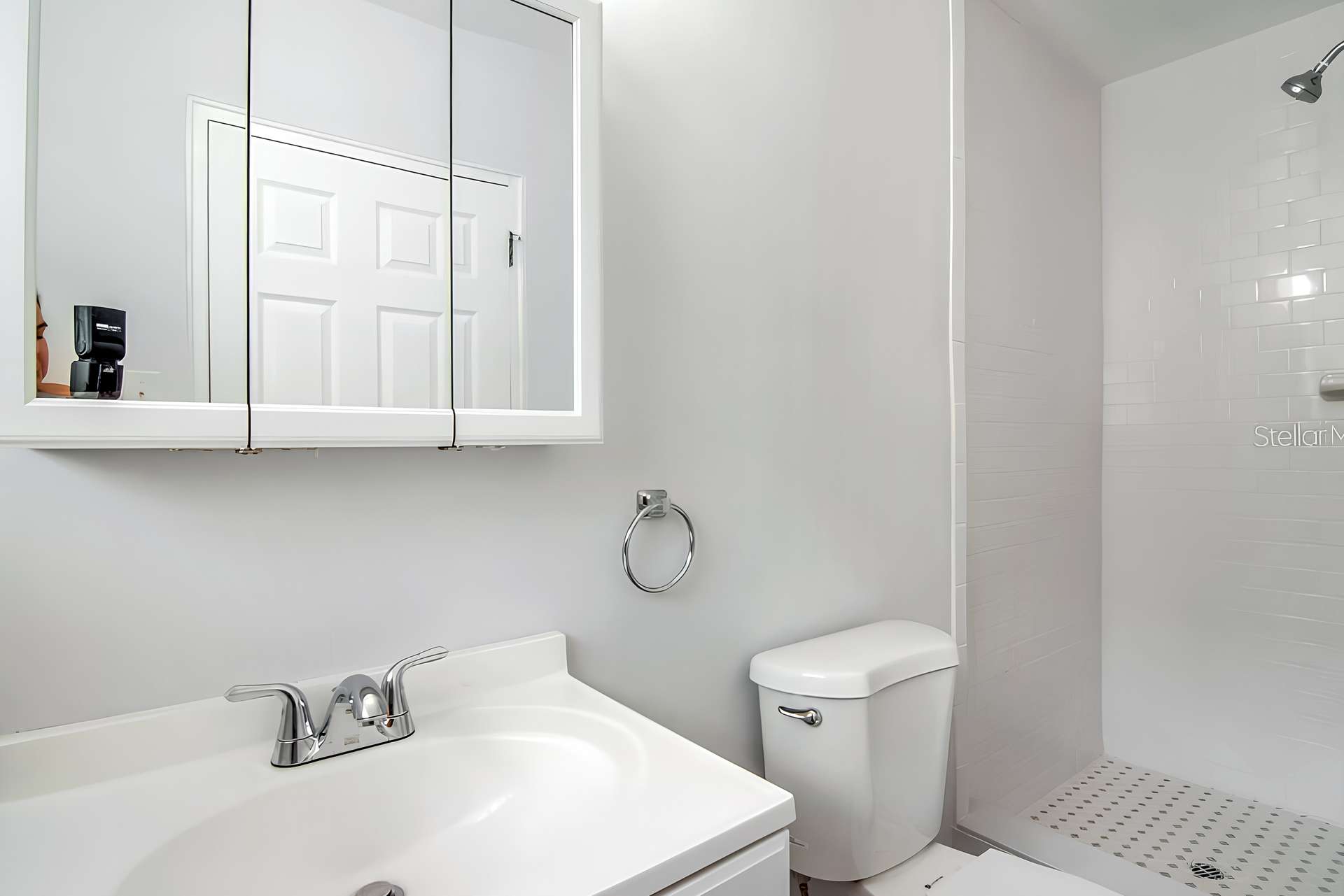 bathroom, detected: shower, bathtub