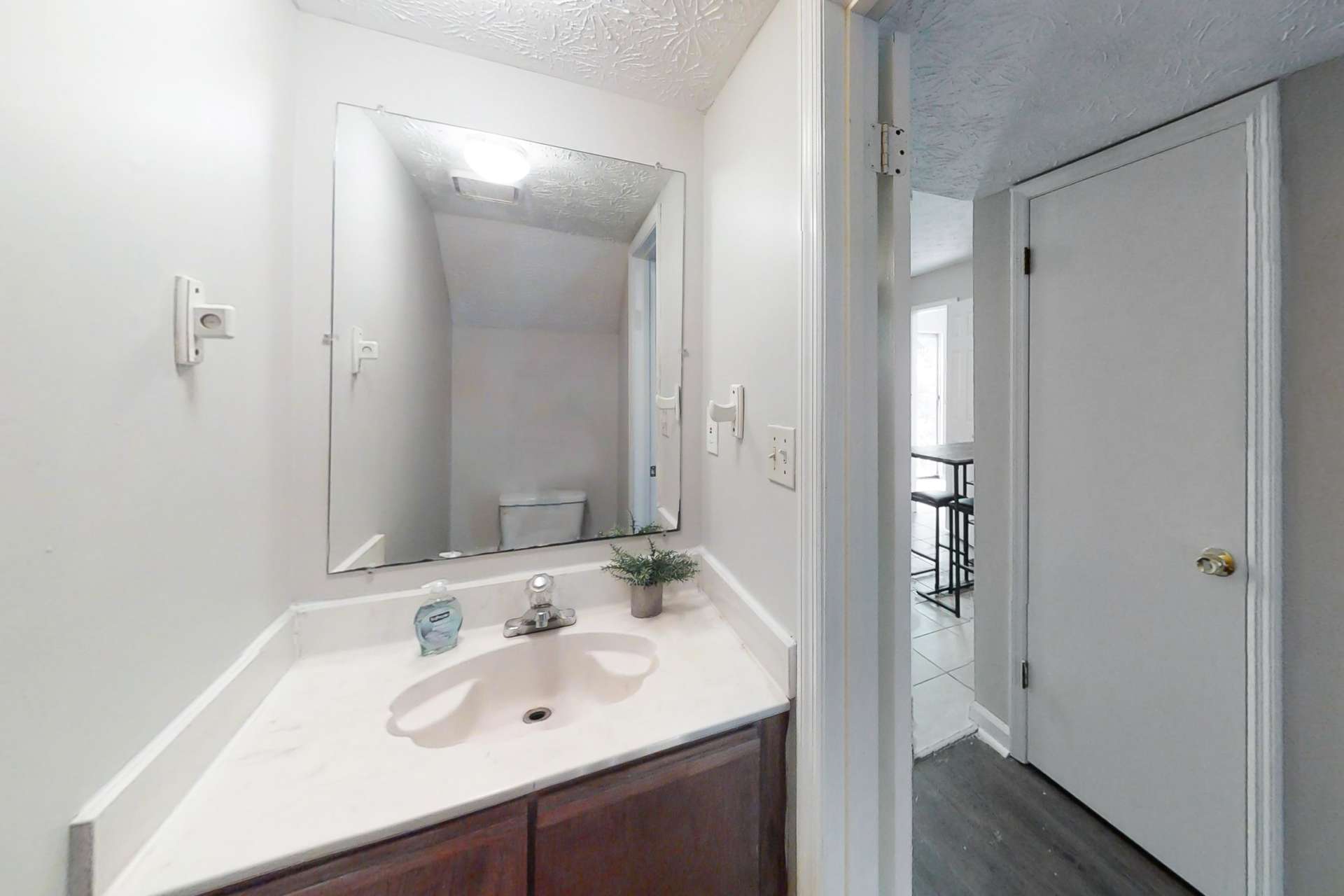 bathroom, detected: