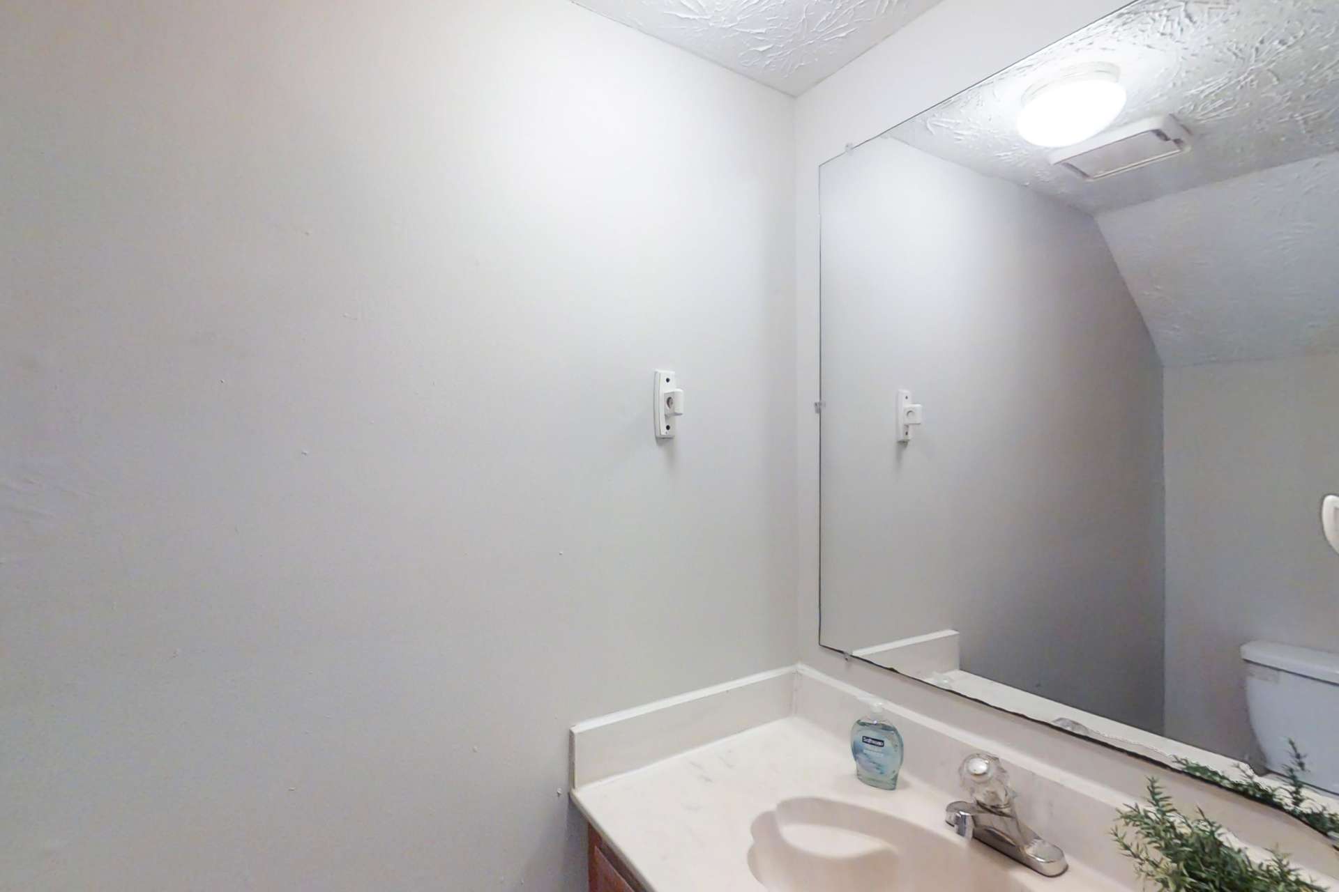 bathroom, detected: