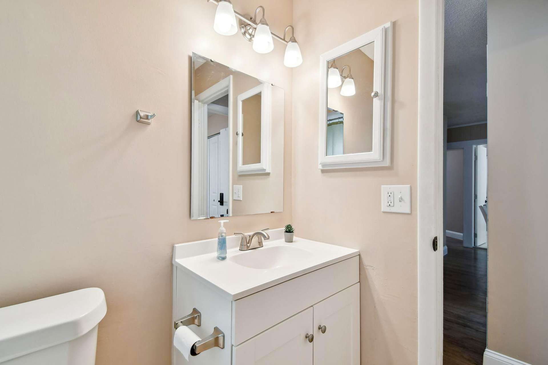 bathroom, detected: