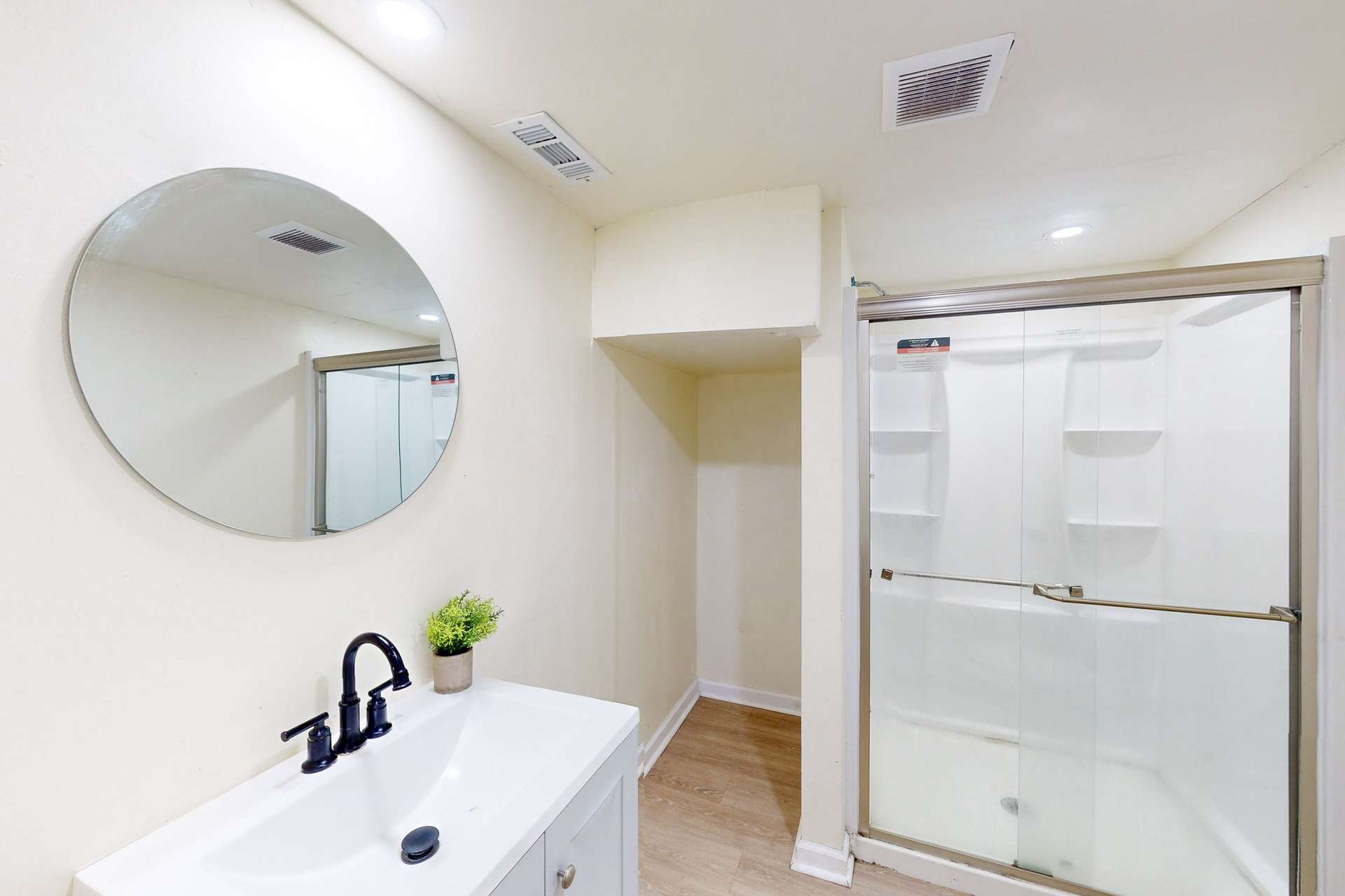 bathroom, detected: