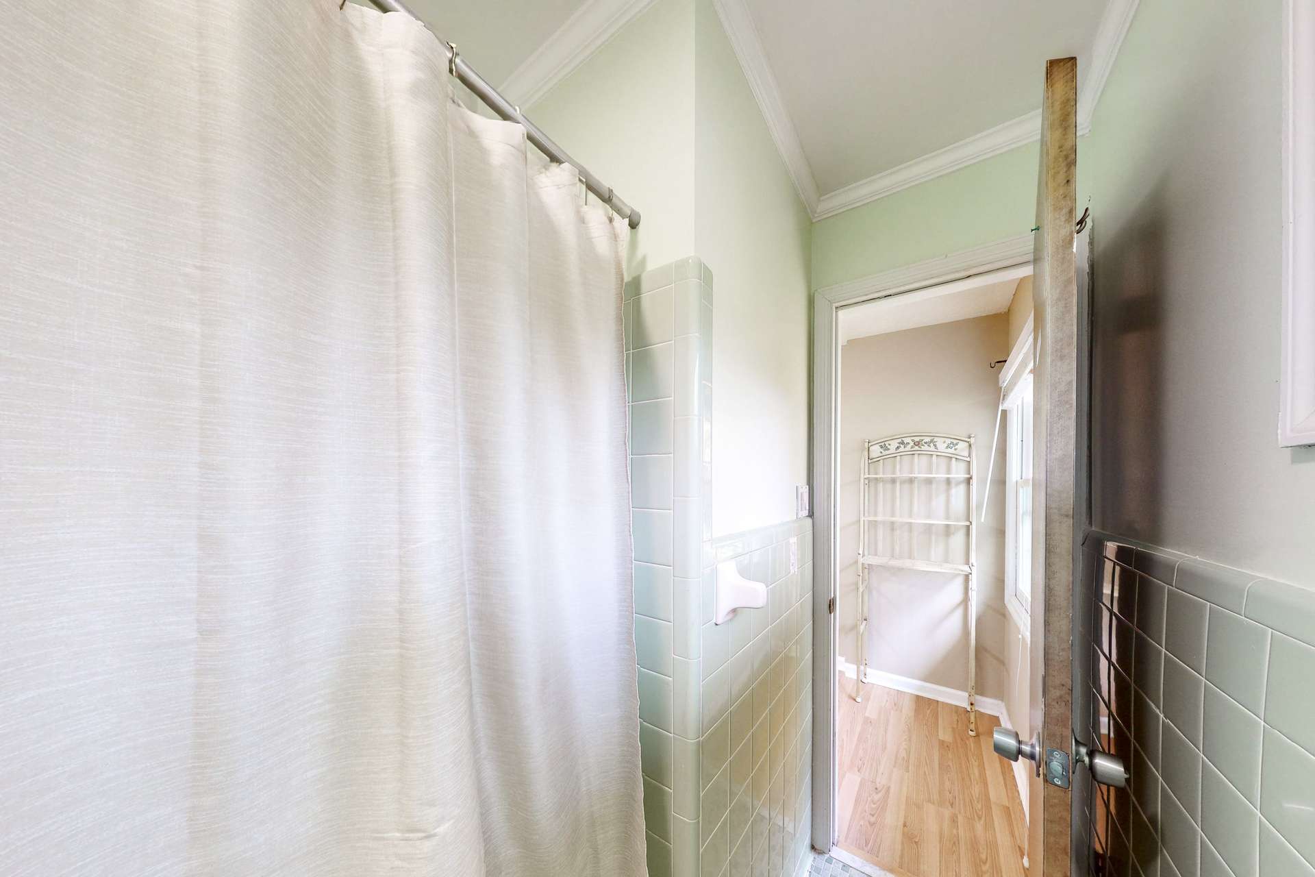 bathroom, detected:shower