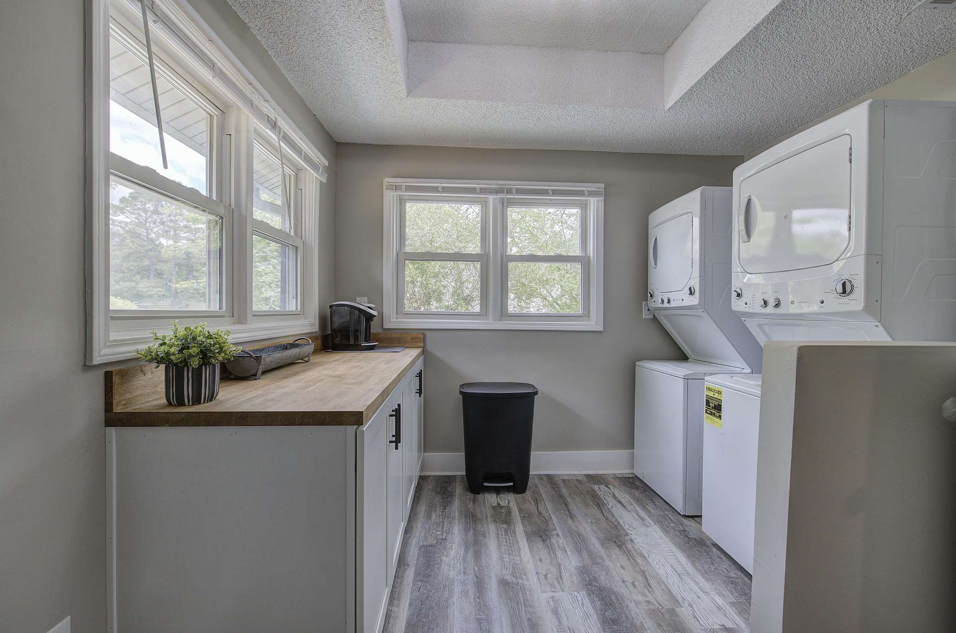 Laundry / Coffee Bar