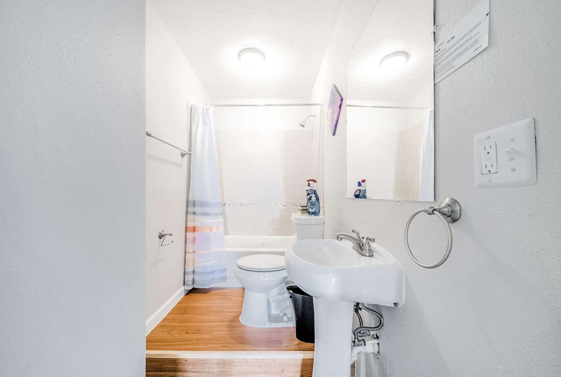 bathroom, detected: toilet