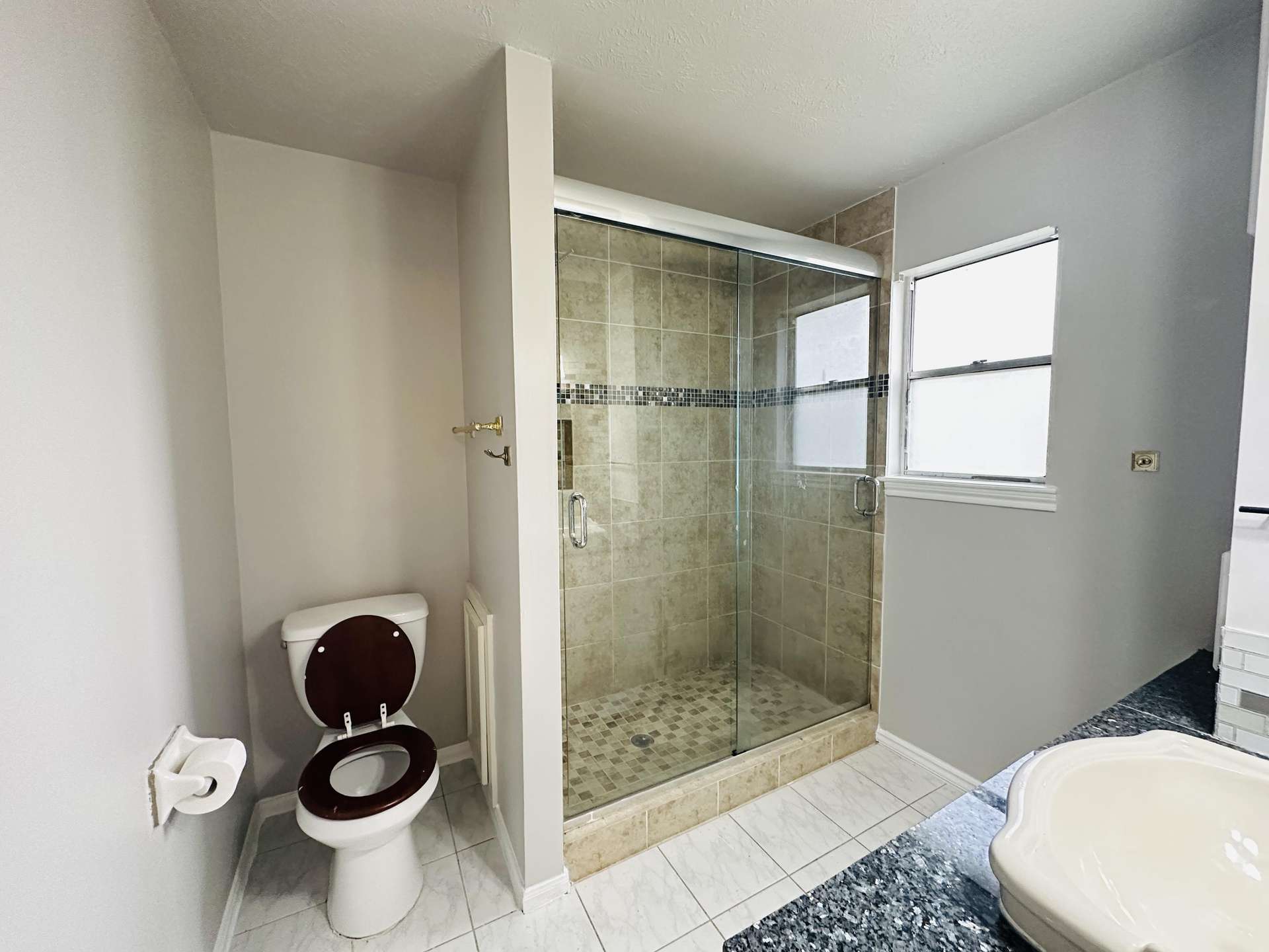 Master Bedroom Bathroom