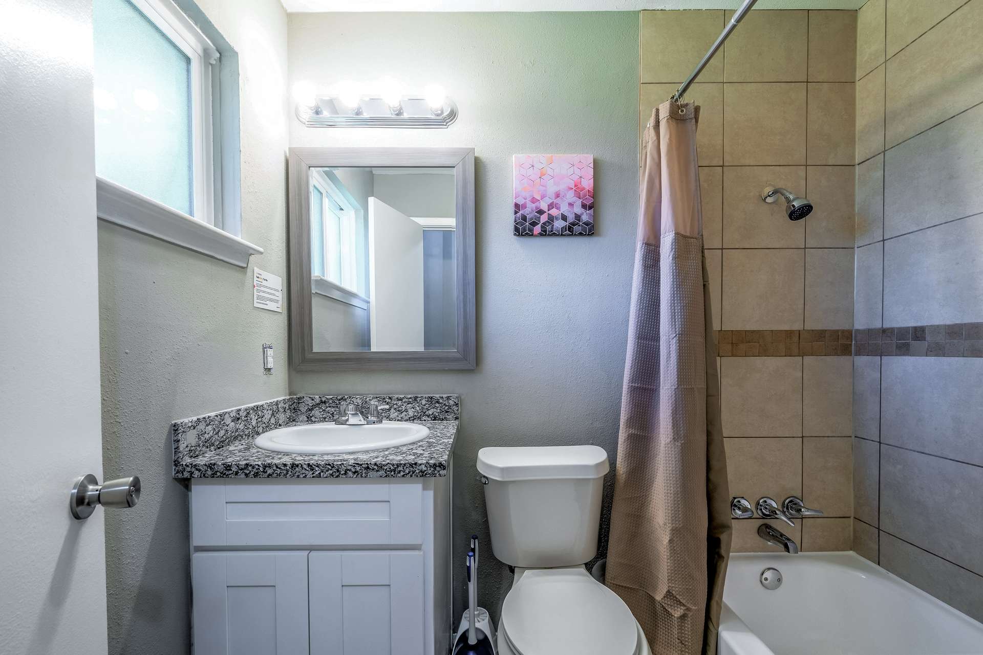 bathroom, detected: bathtub, shower