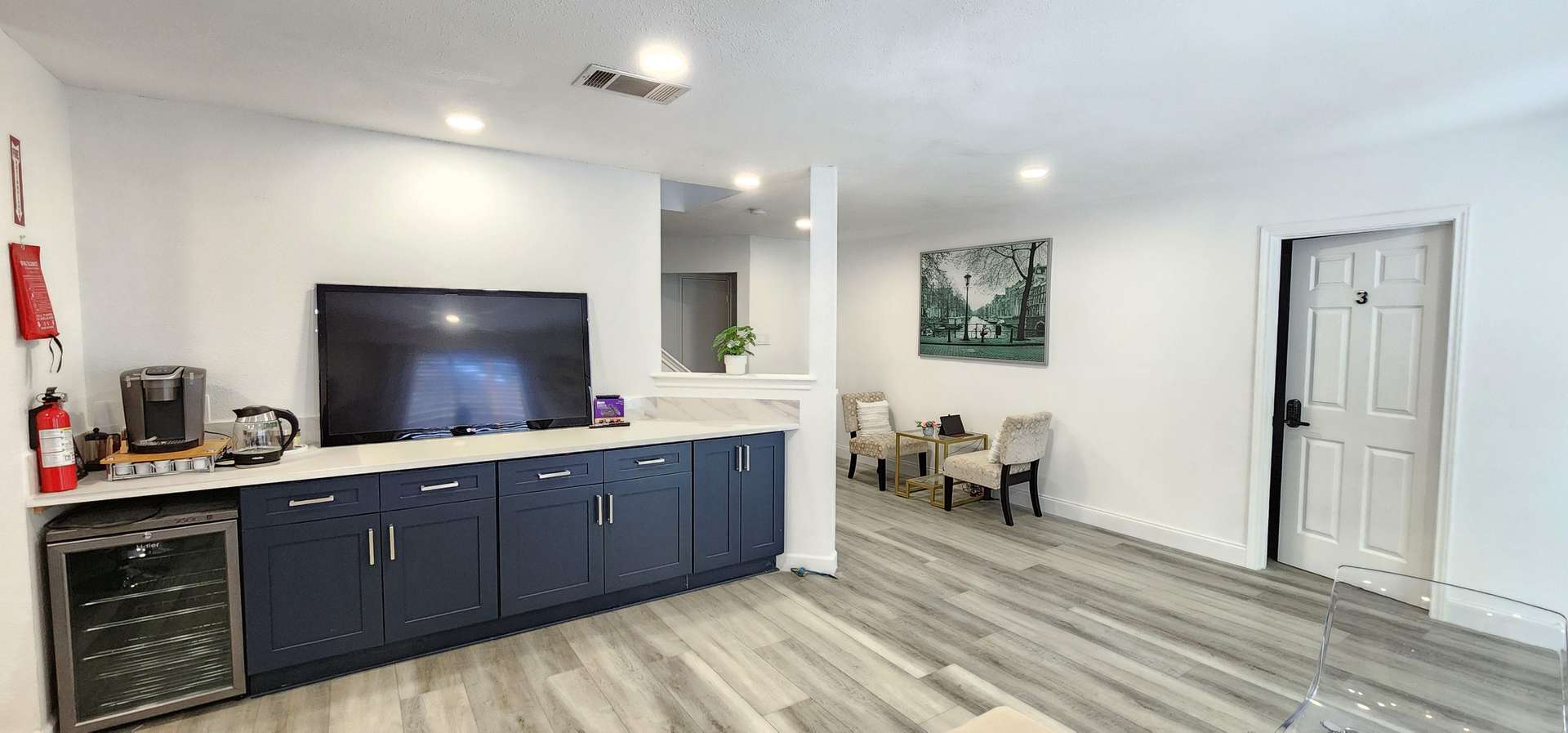 Coffee Bar/ Entertainment Section