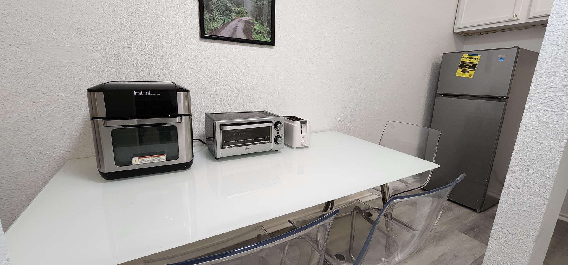 2nd Floor Kitchenette - Dining Table & 4 Chairs, Toaster, Over, Air Fryer