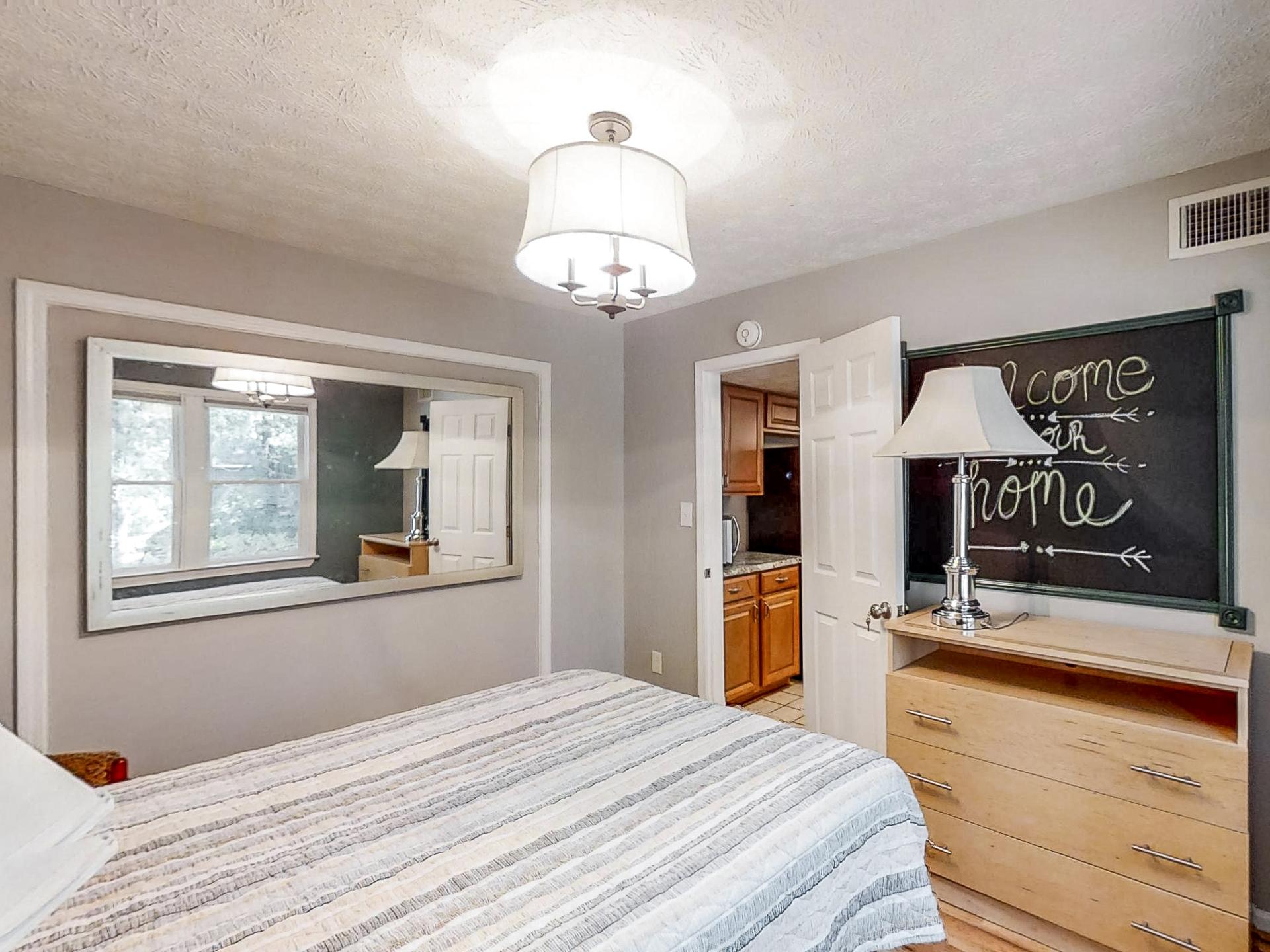 bedroom, detected: bed