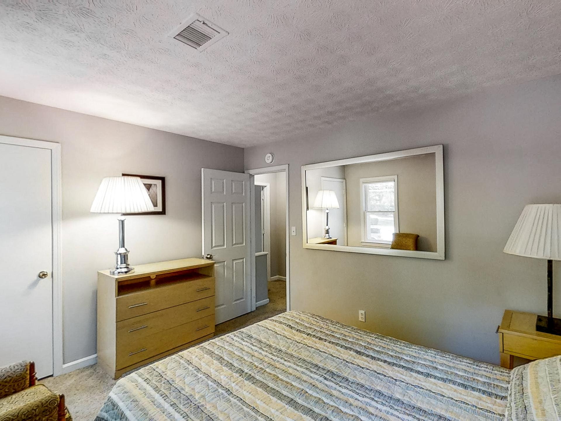 bedroom, detected: bed, window blind