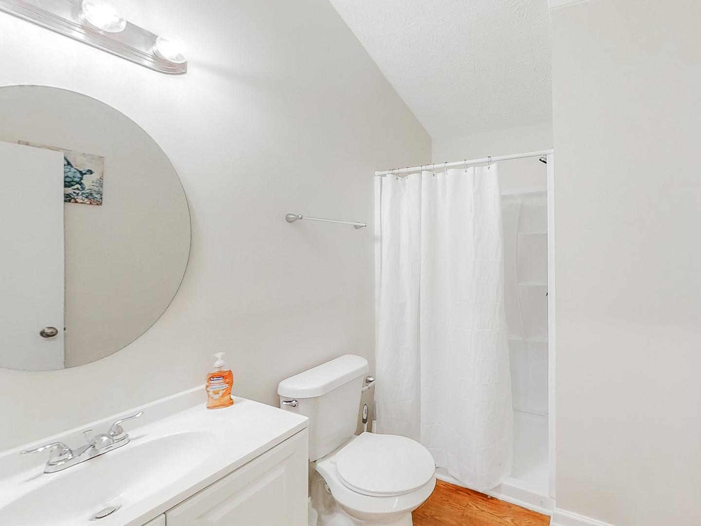 Bathroom(s)