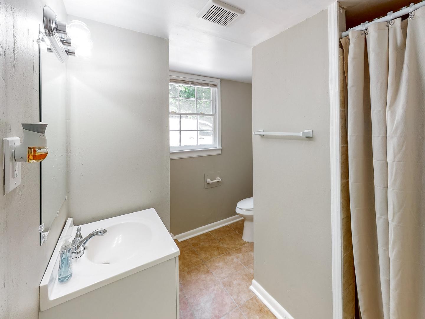 Bathroom(s)