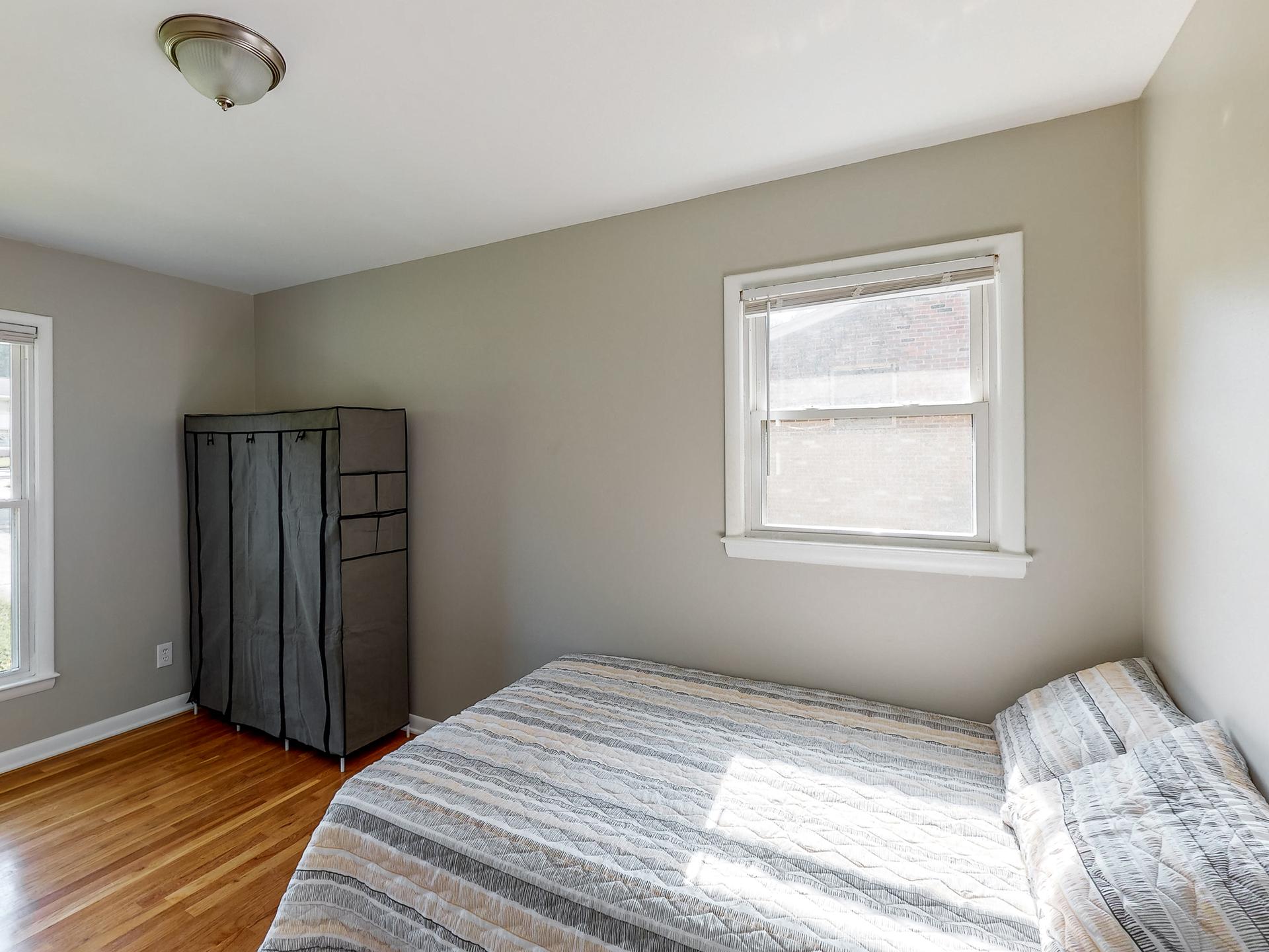 bedroom, detected: bed, window blind