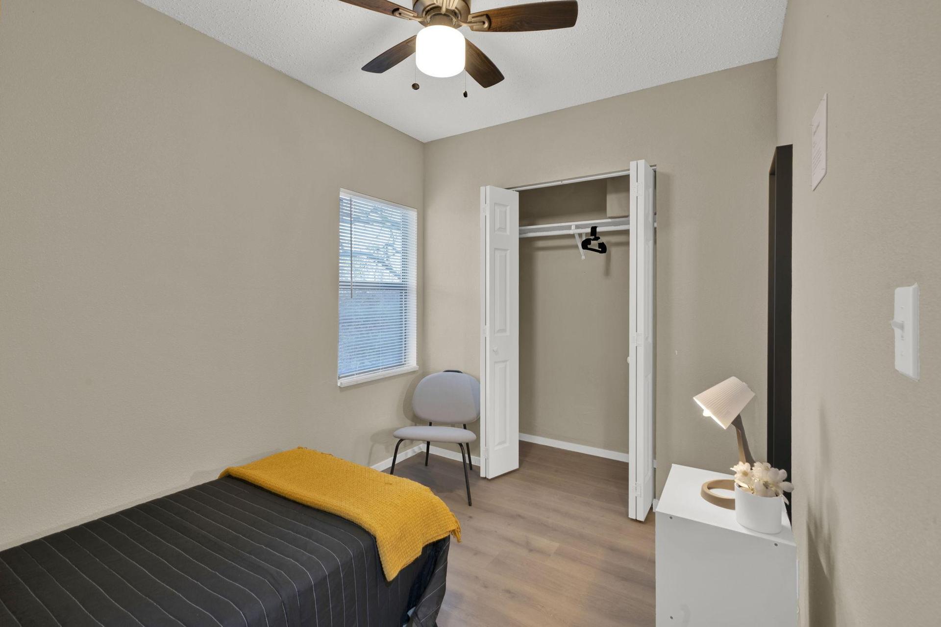 reach-in closet, seating spot & full sized mirror