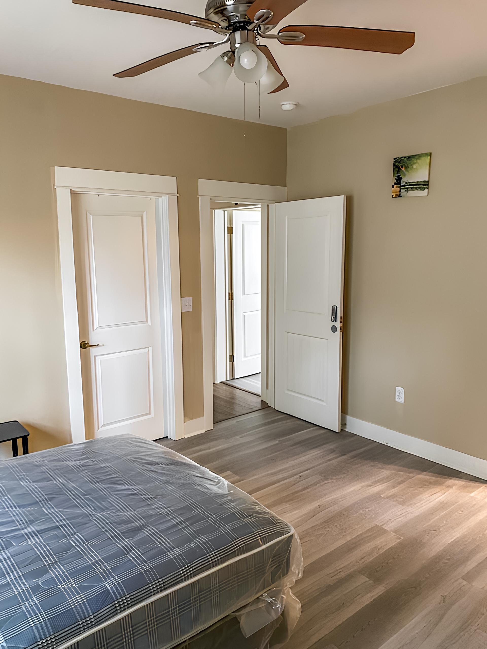 bedroom, detected: ceiling fan, bed, window blind