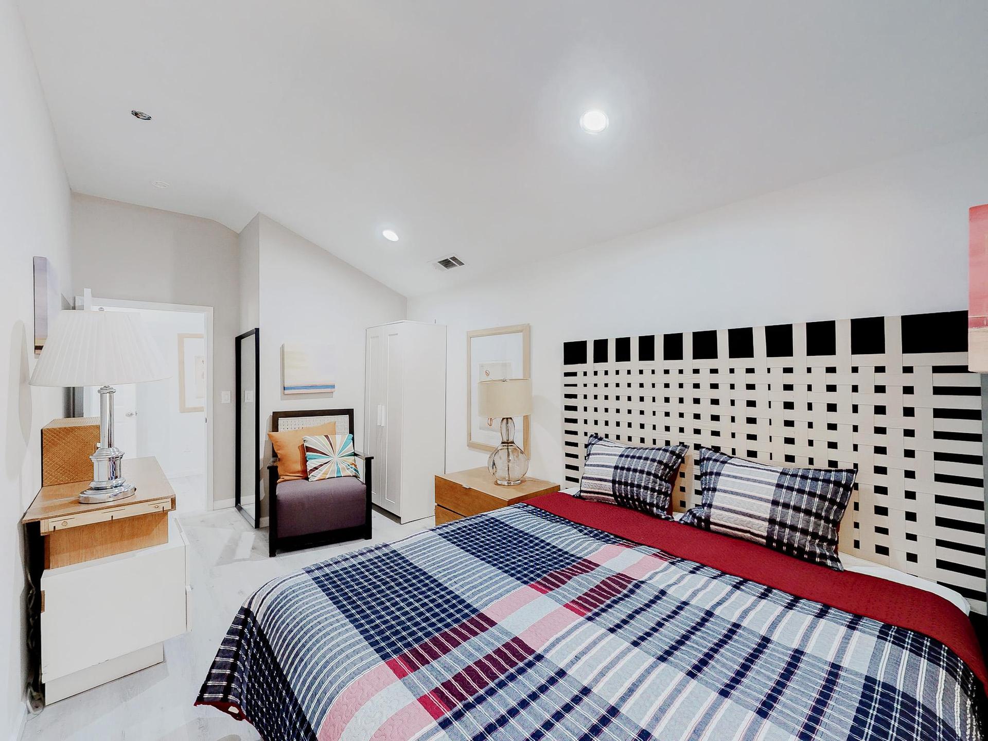 bedroom, detected: bed