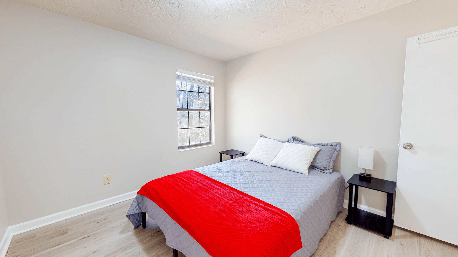 bedroom, detected: bed