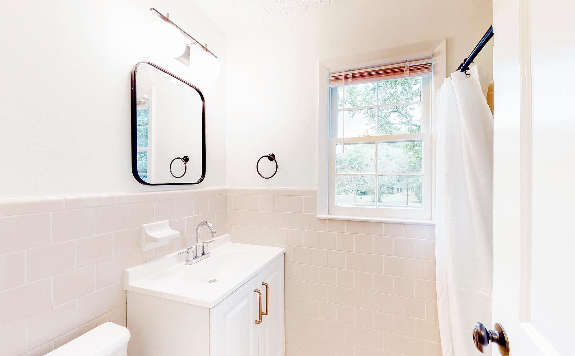 Bathroom(s)