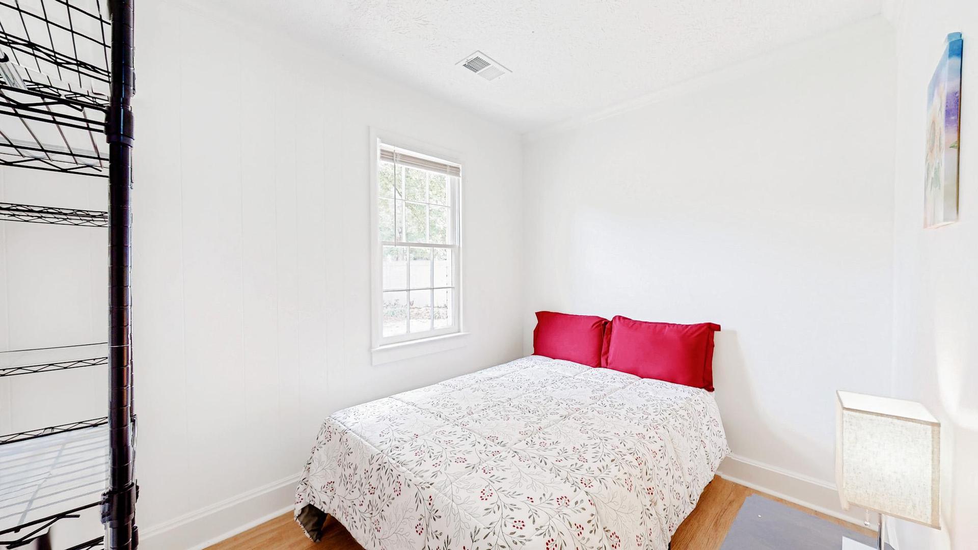 bedroom, detected: bed