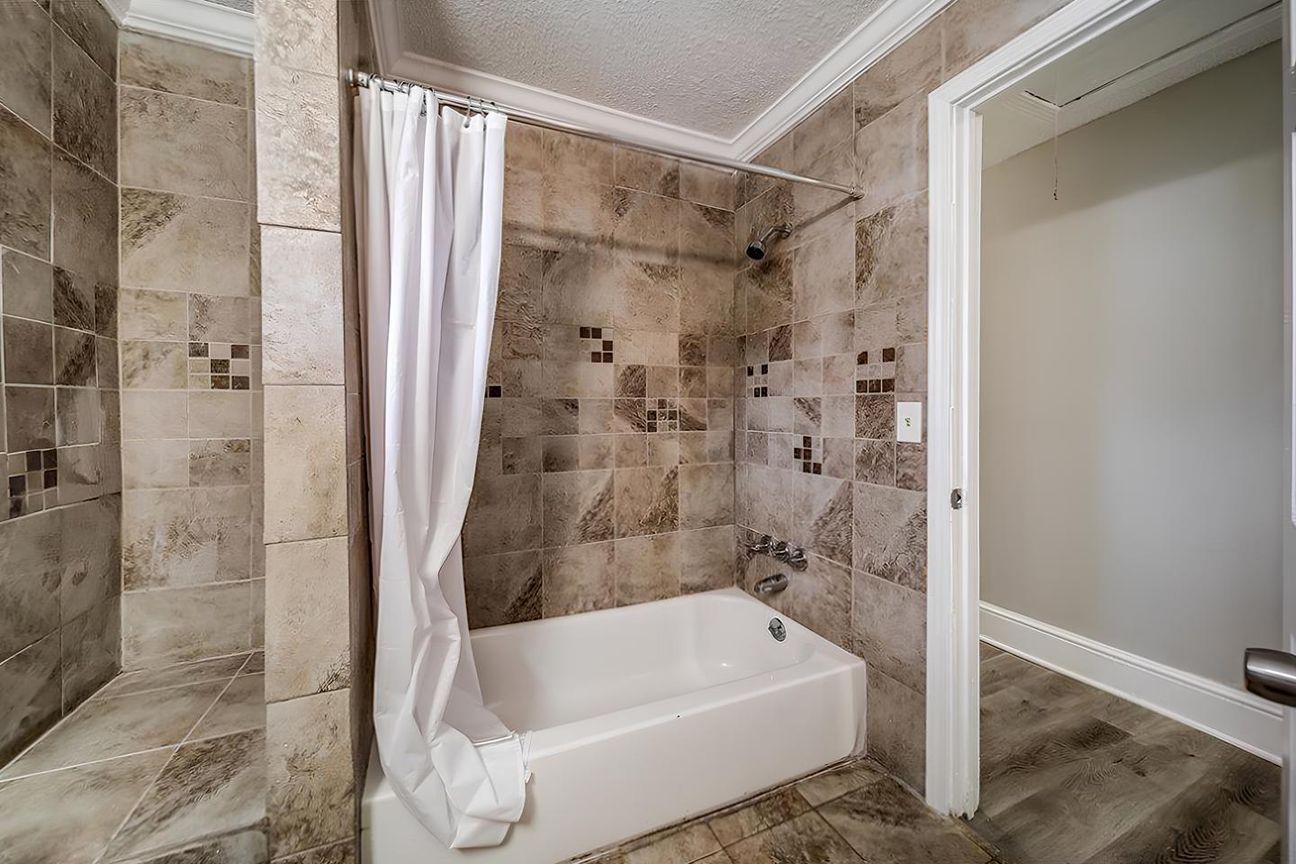 Bathroom(s)