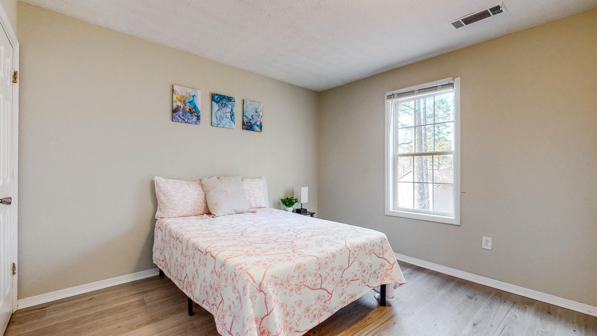 bedroom, detected: bed, window blind