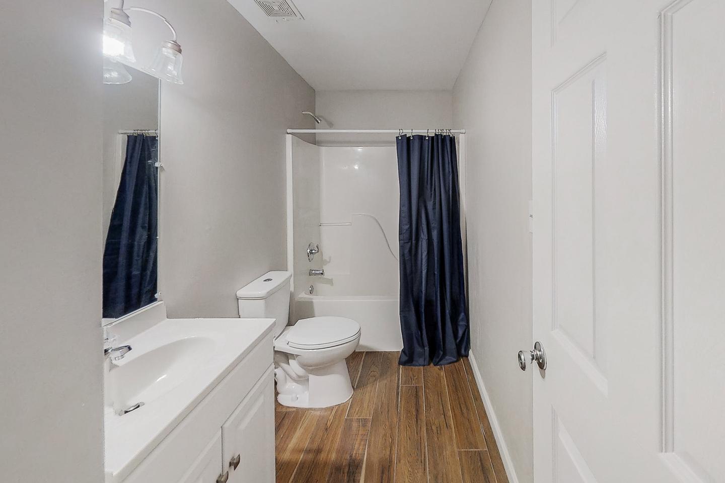 Bathroom(s)