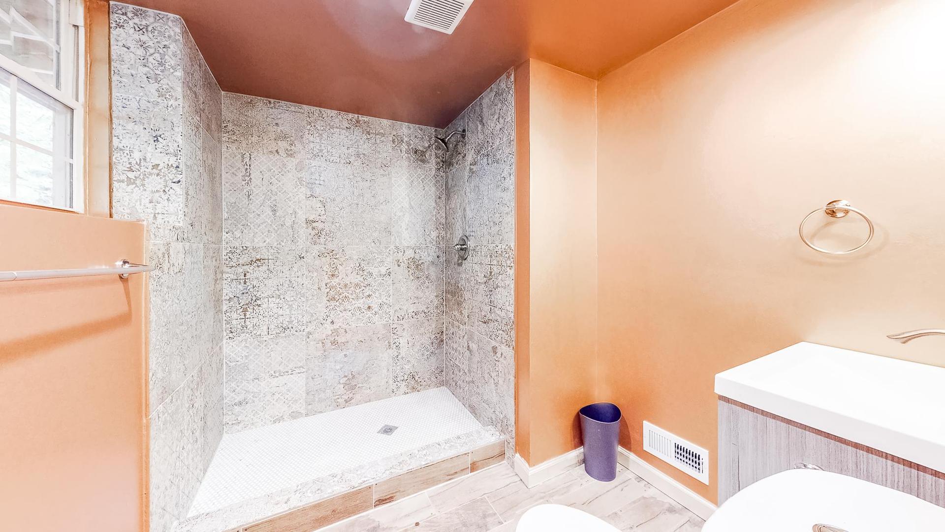Bathroom(s)