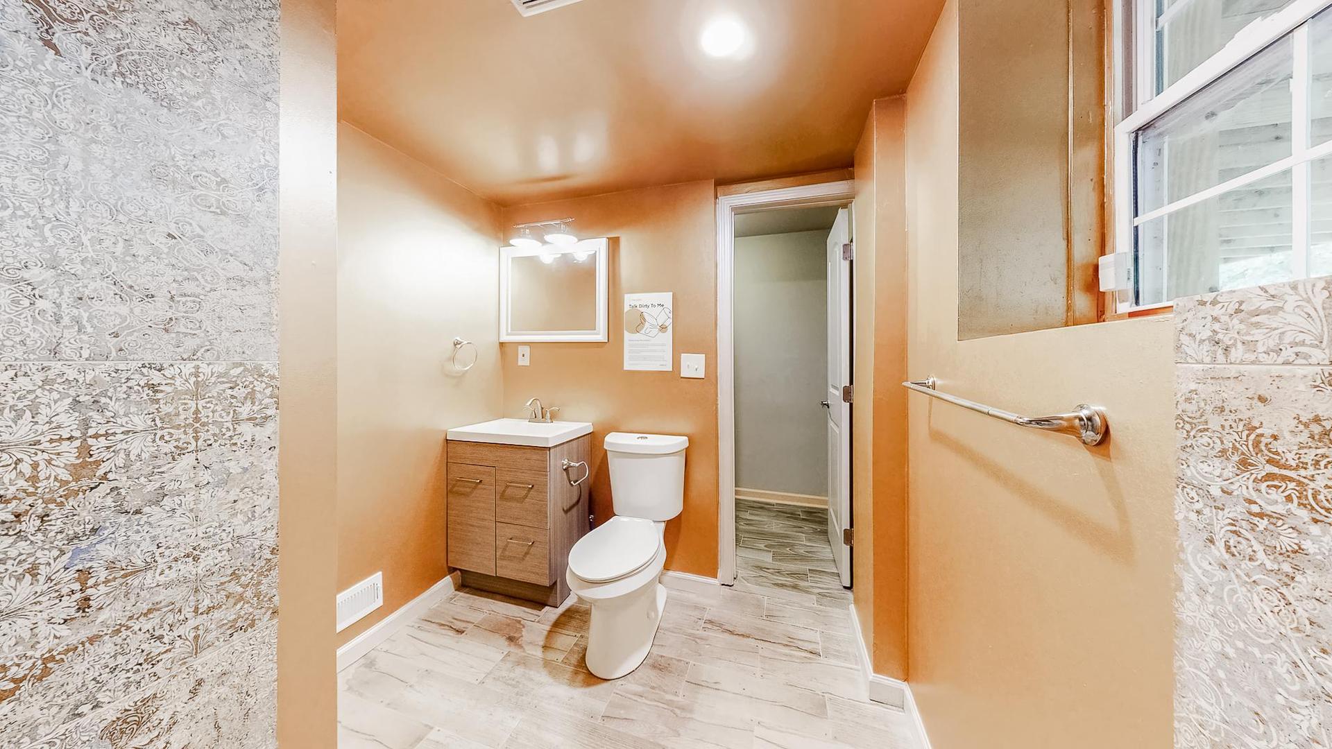 Bathroom(s)