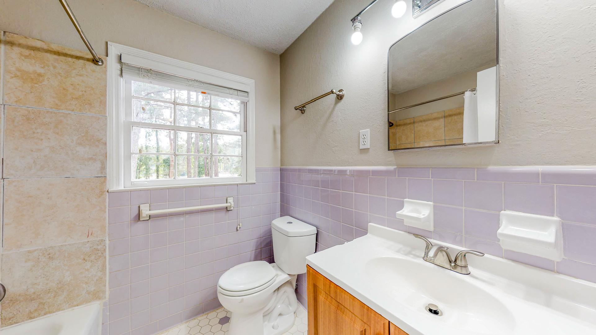 Bathroom(s)