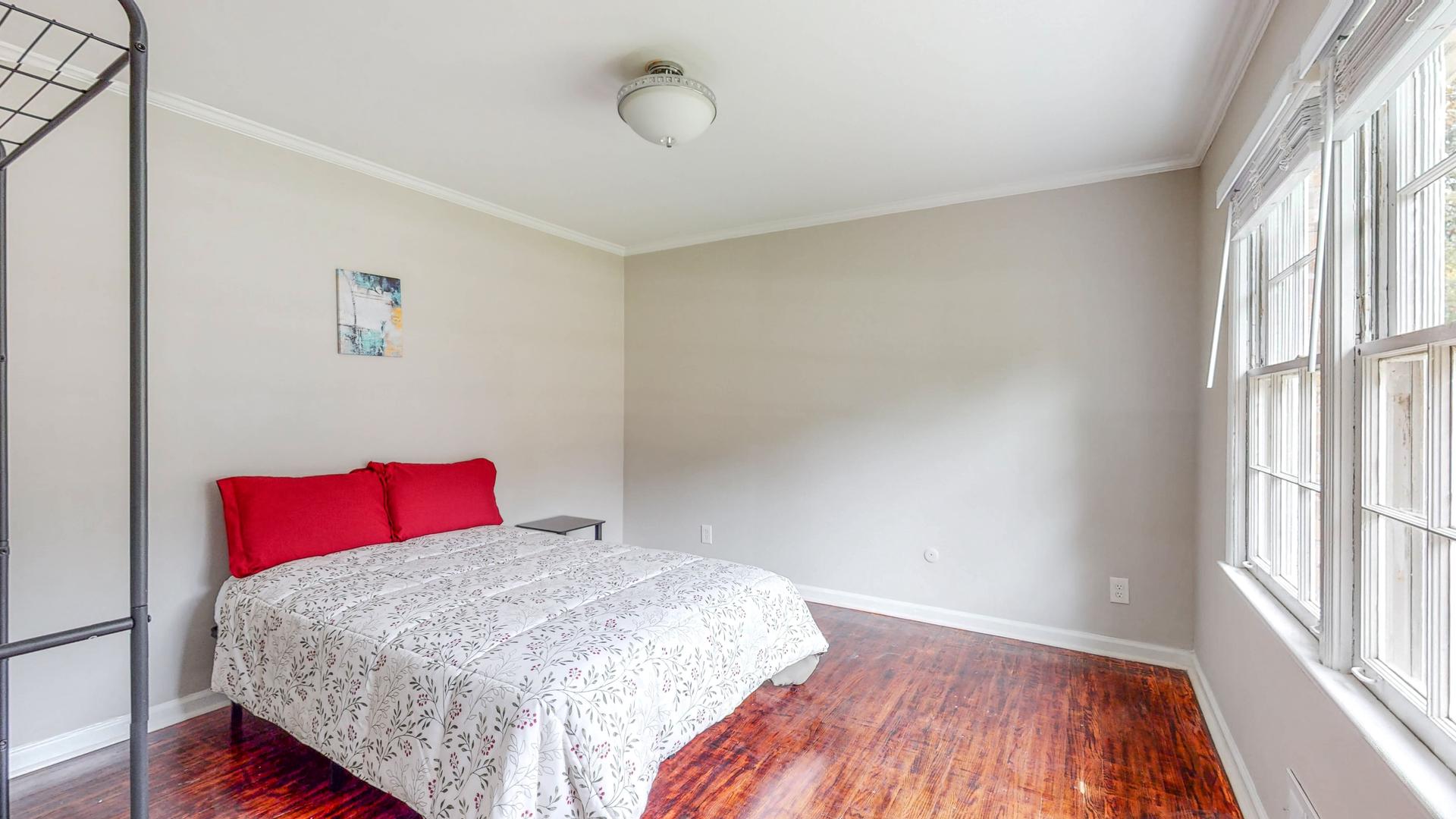 bedroom, detected: bed