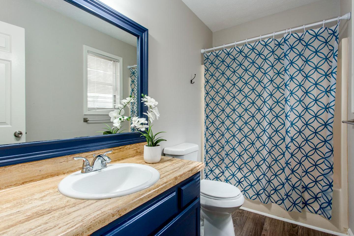 Bathroom(s)