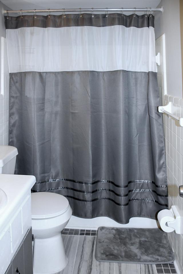 Bathroom(s)