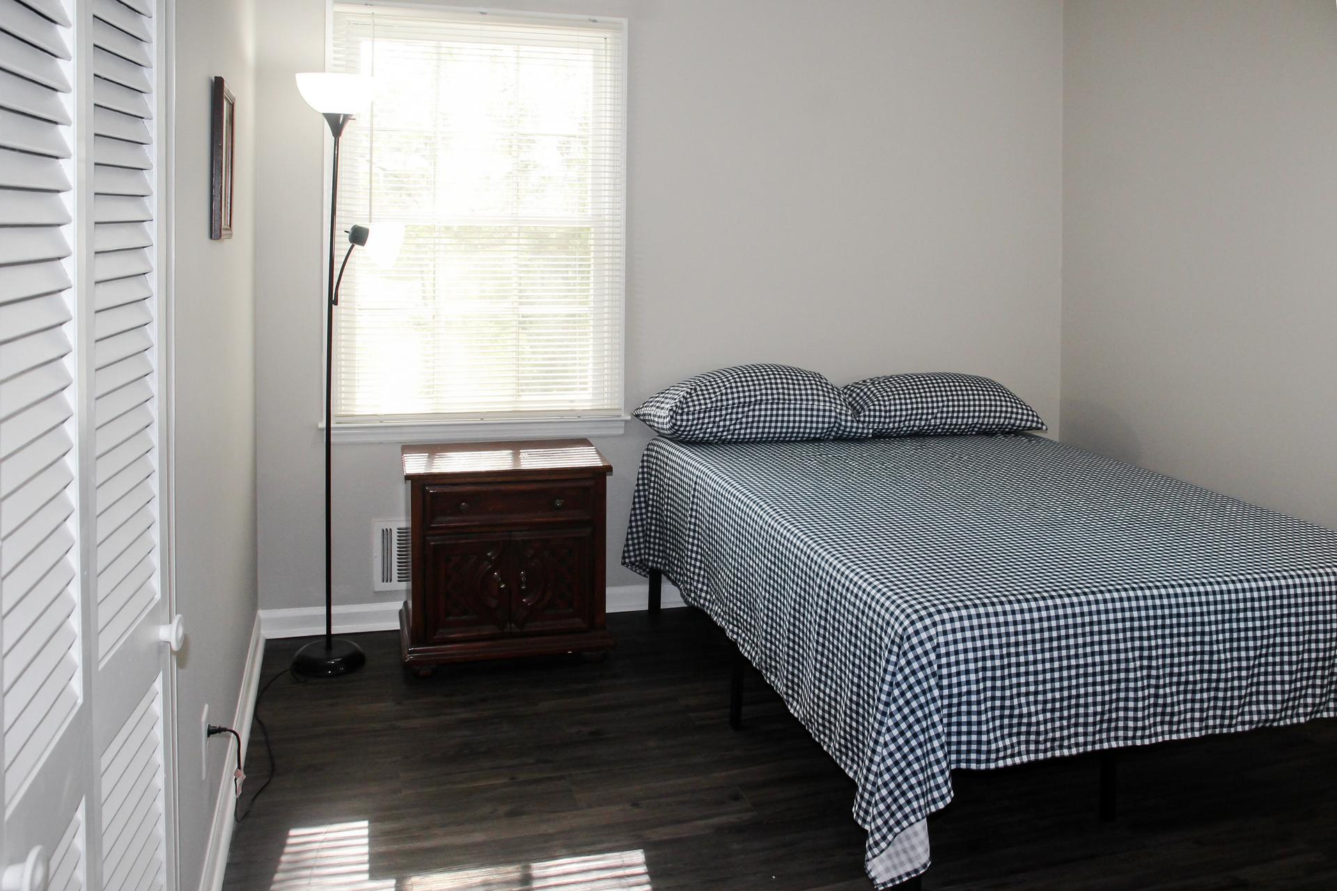 bedroom, detected: bed, window blind