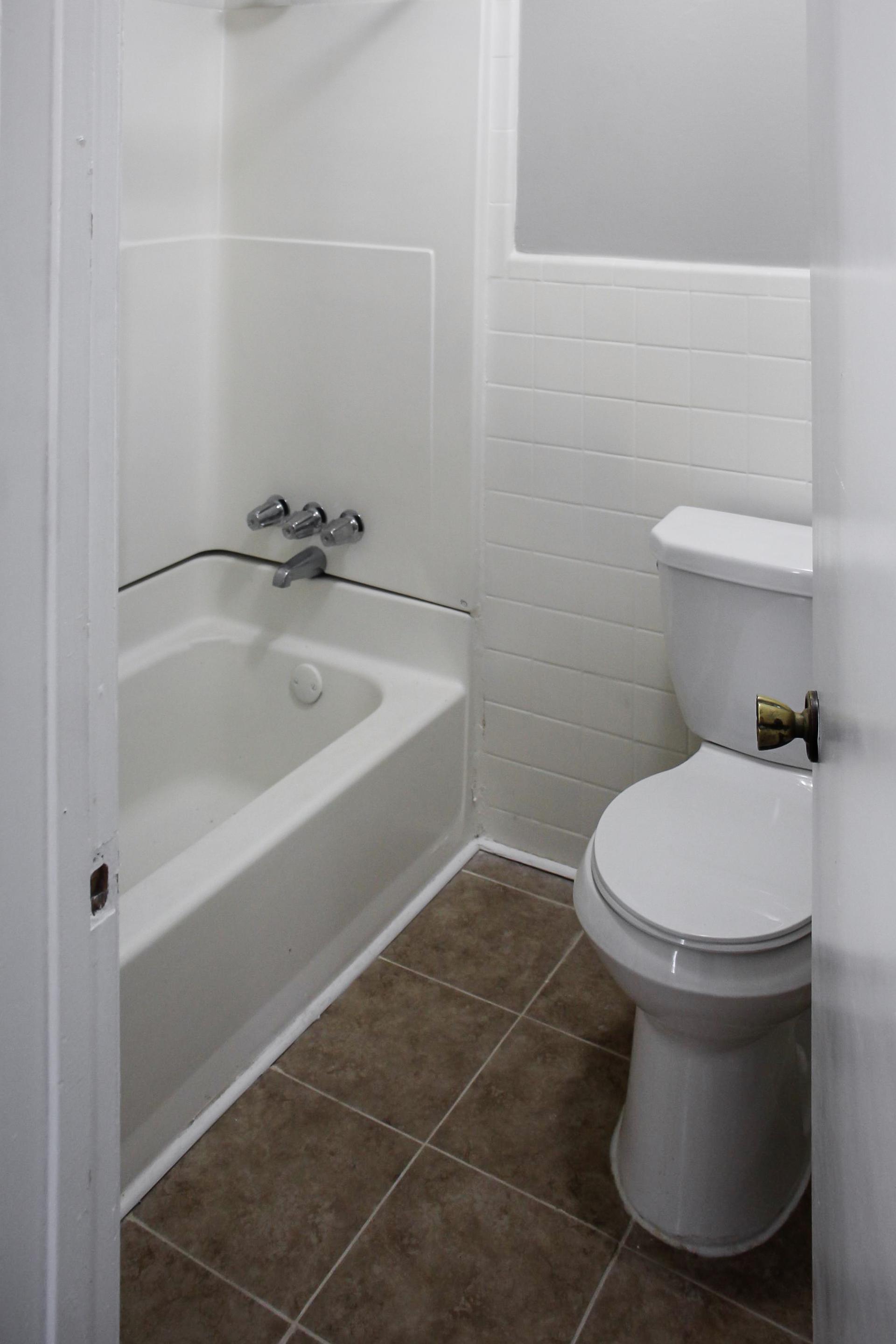 bathroom, detected: bathtub