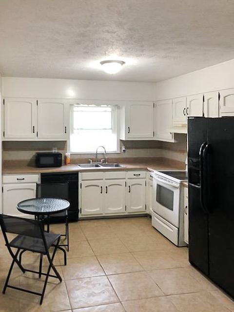 kitchen, detected: kitchen stove, stove