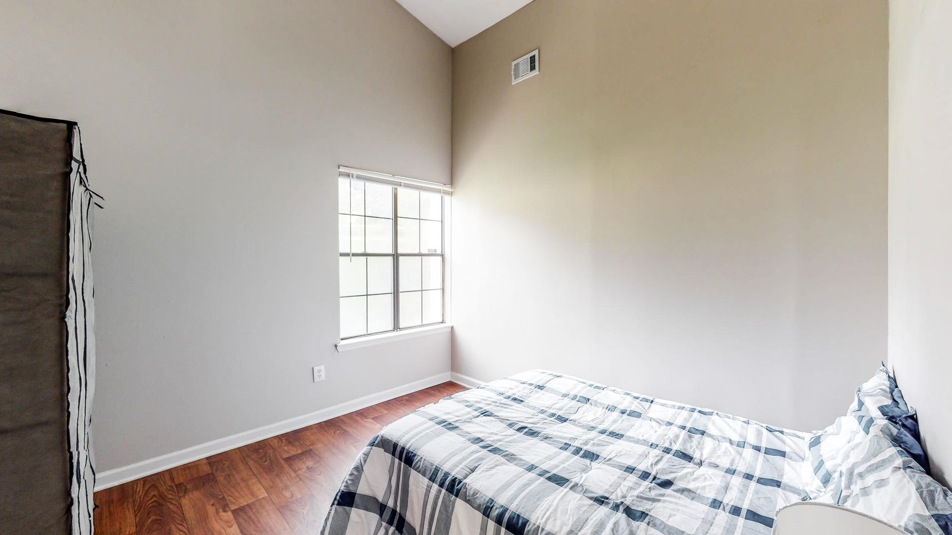 bedroom, detected: bed, window blind