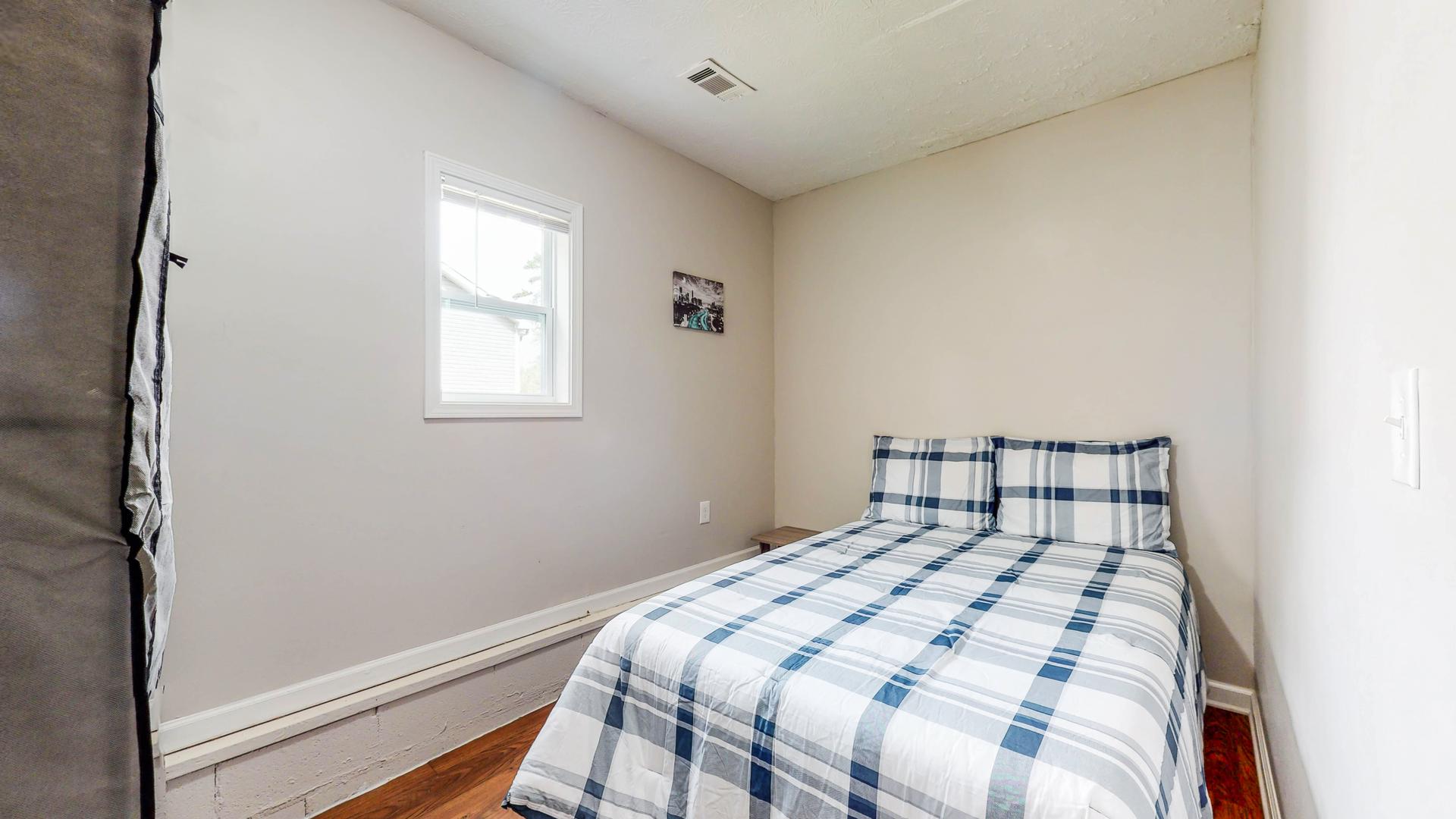bedroom, detected: bed