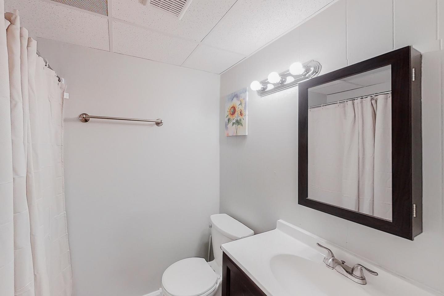 Bathroom(s)