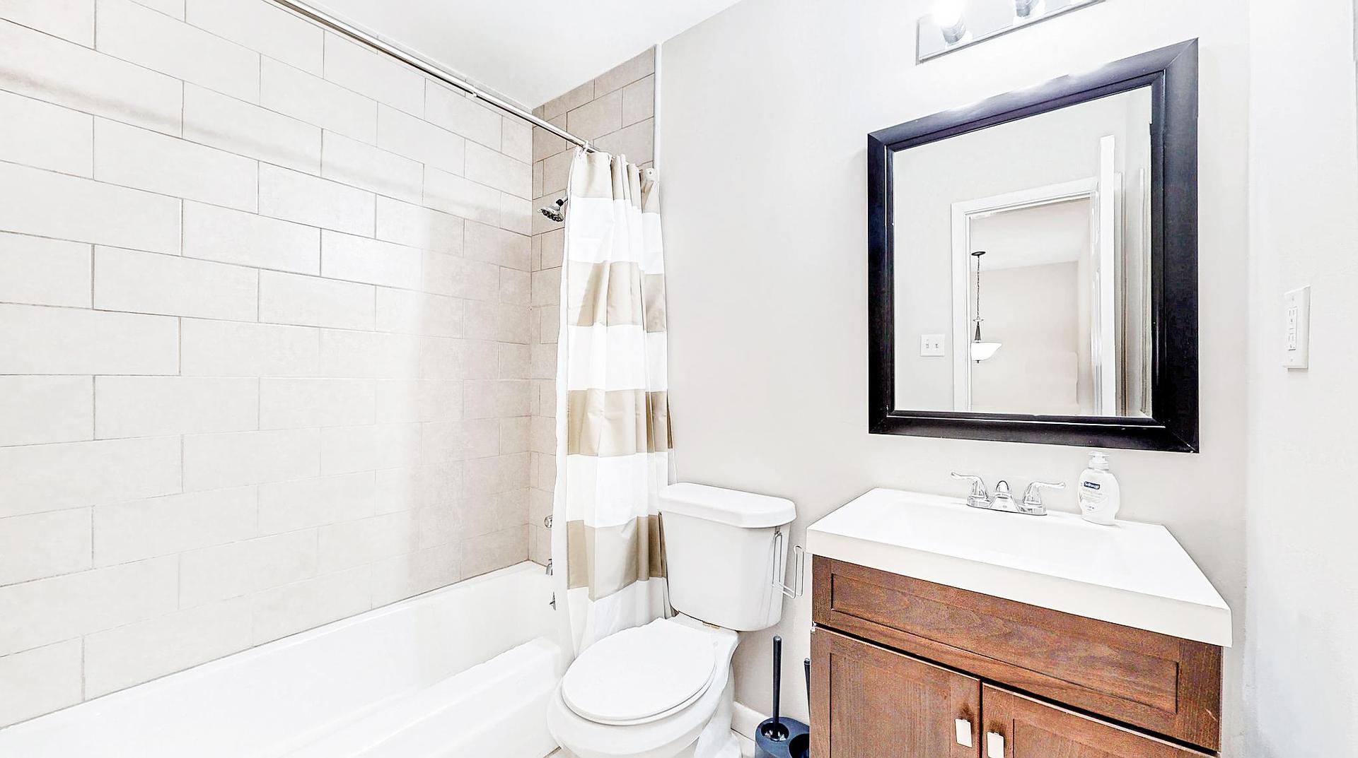 bathroom, detected: toilet