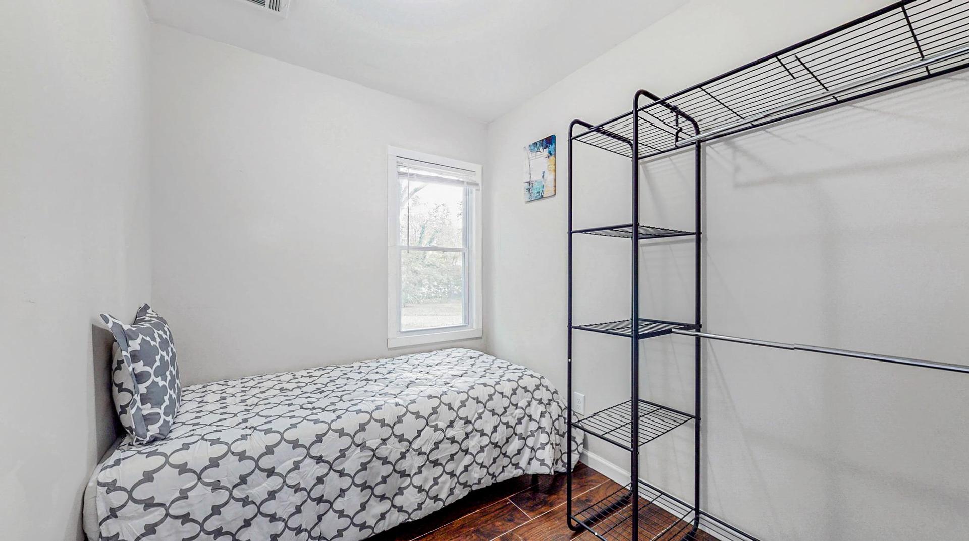 bedroom, detected: bed