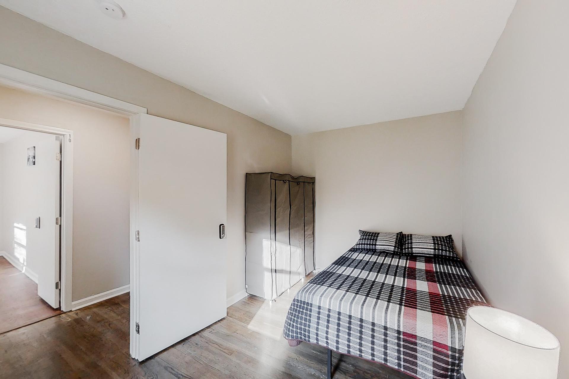 bedroom, detected: bed