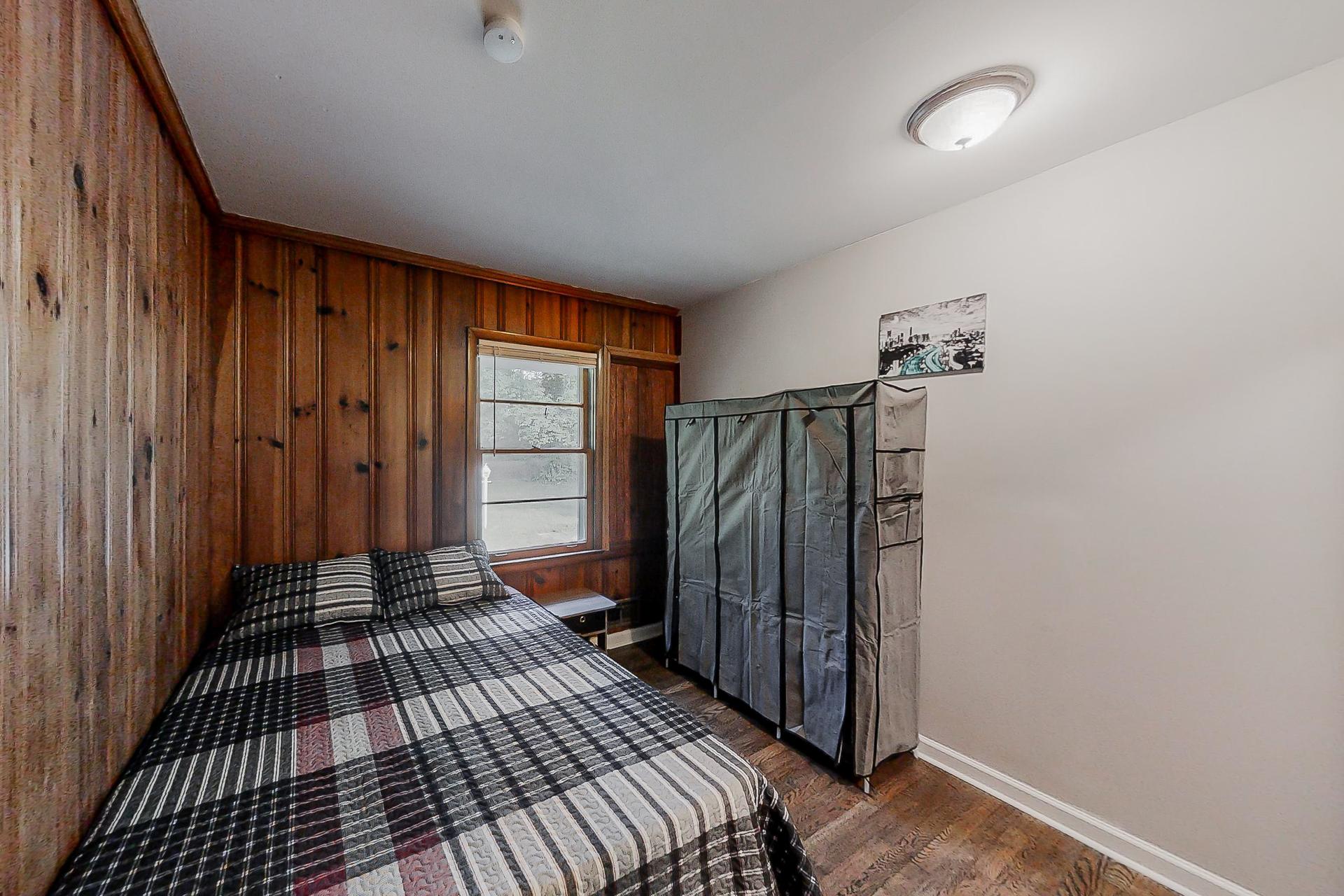 bedroom, detected: bed